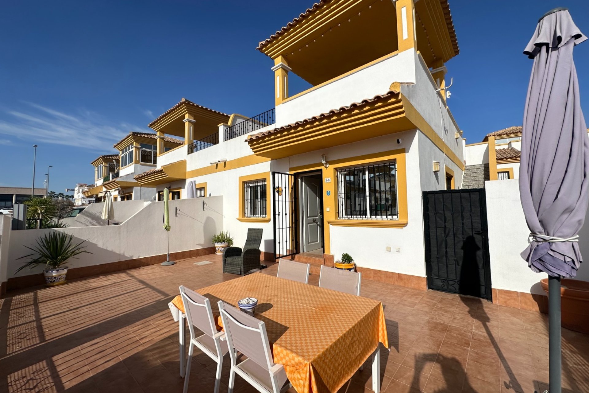 Resale - Town house / semi detached -
Orihuela - Entre Naranjos Vistabella