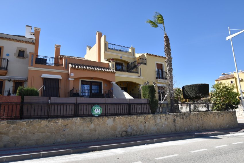 Resale - Townhouse -
Algorfa