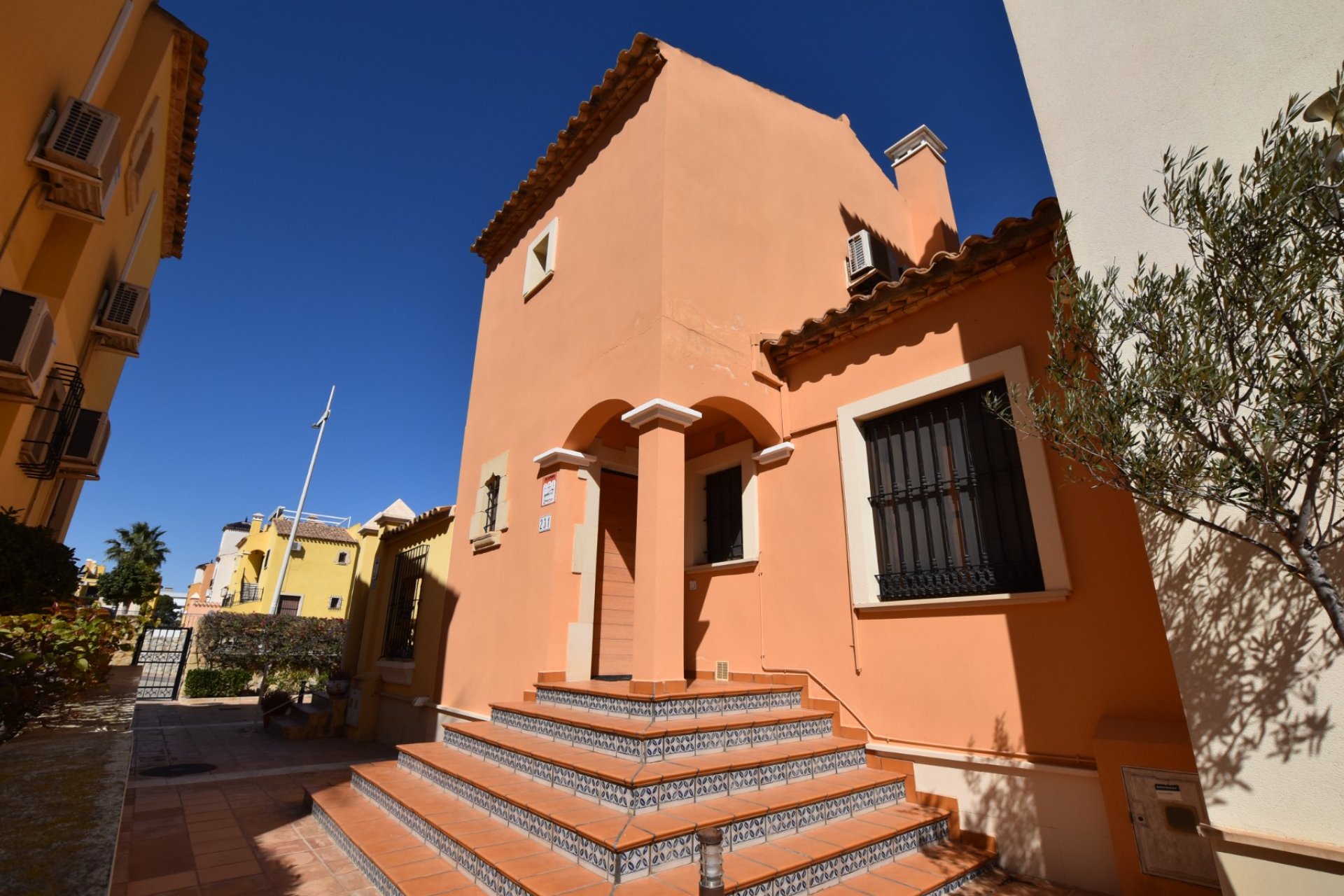 Resale - Townhouse -
Algorfa