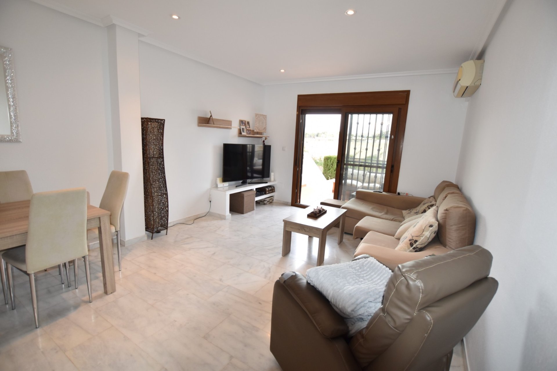 Resale - Townhouse -
Algorfa