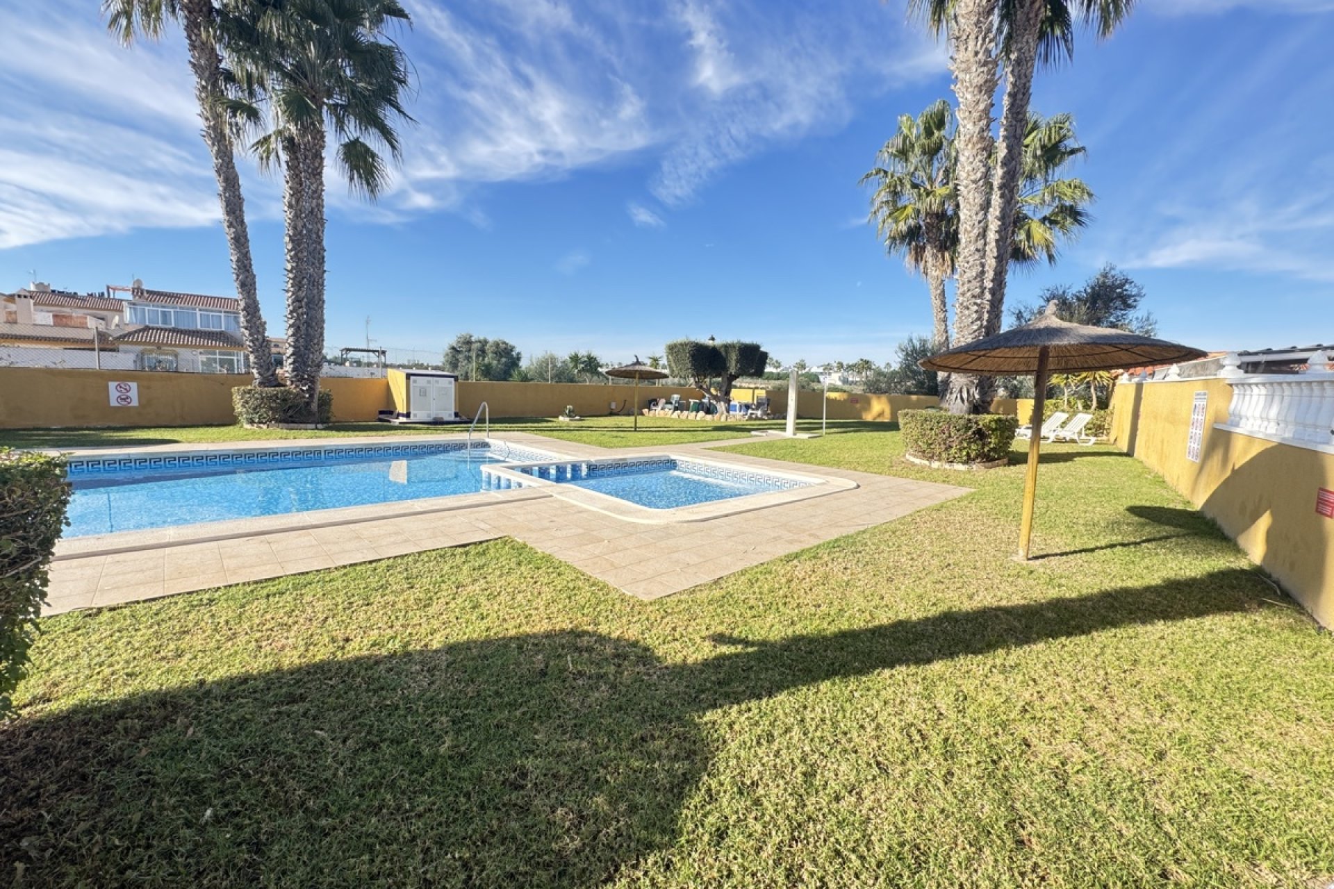 Resale - Townhouse -
Cabo Roig