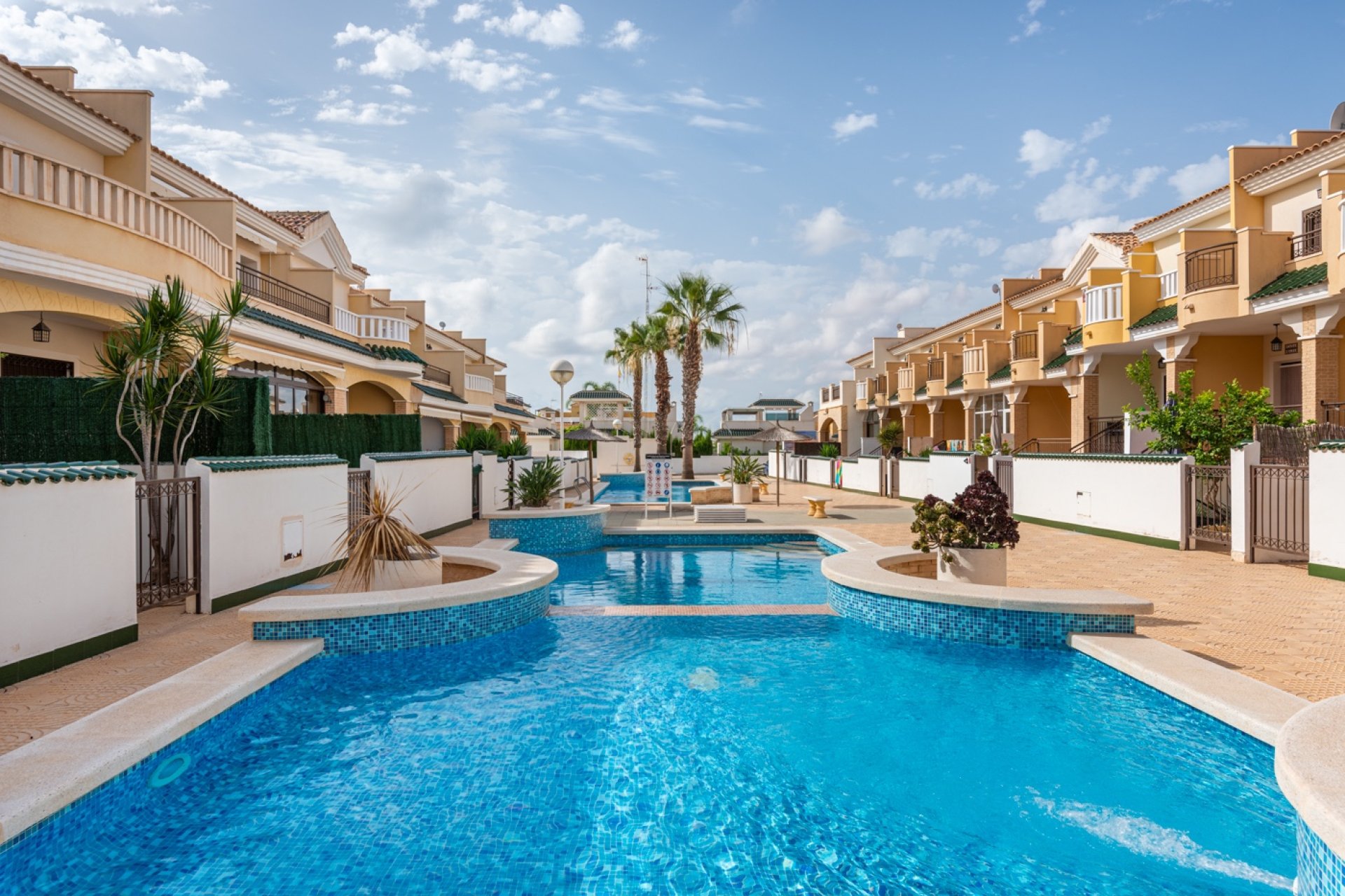Resale - Townhouse -
Ciudad quesada - Lo Marabú