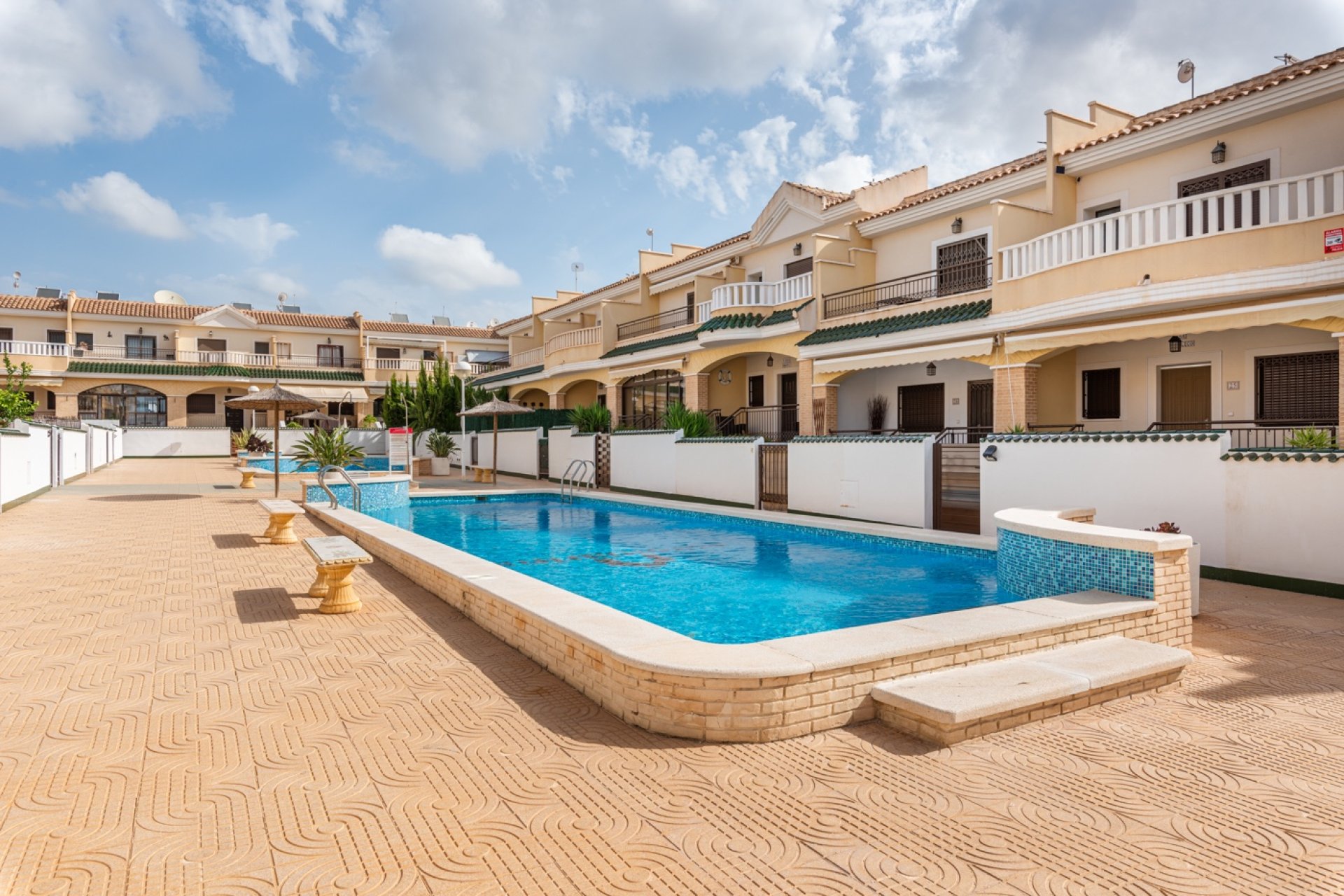 Resale - Townhouse -
Ciudad quesada - Lo Marabú