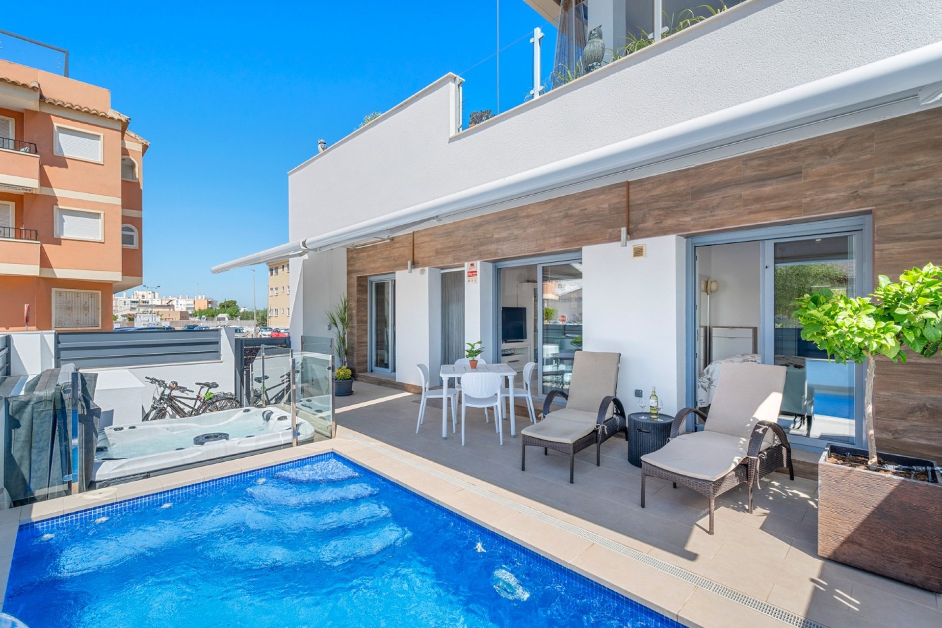 Resale - Townhouse -
Formentera del Segura