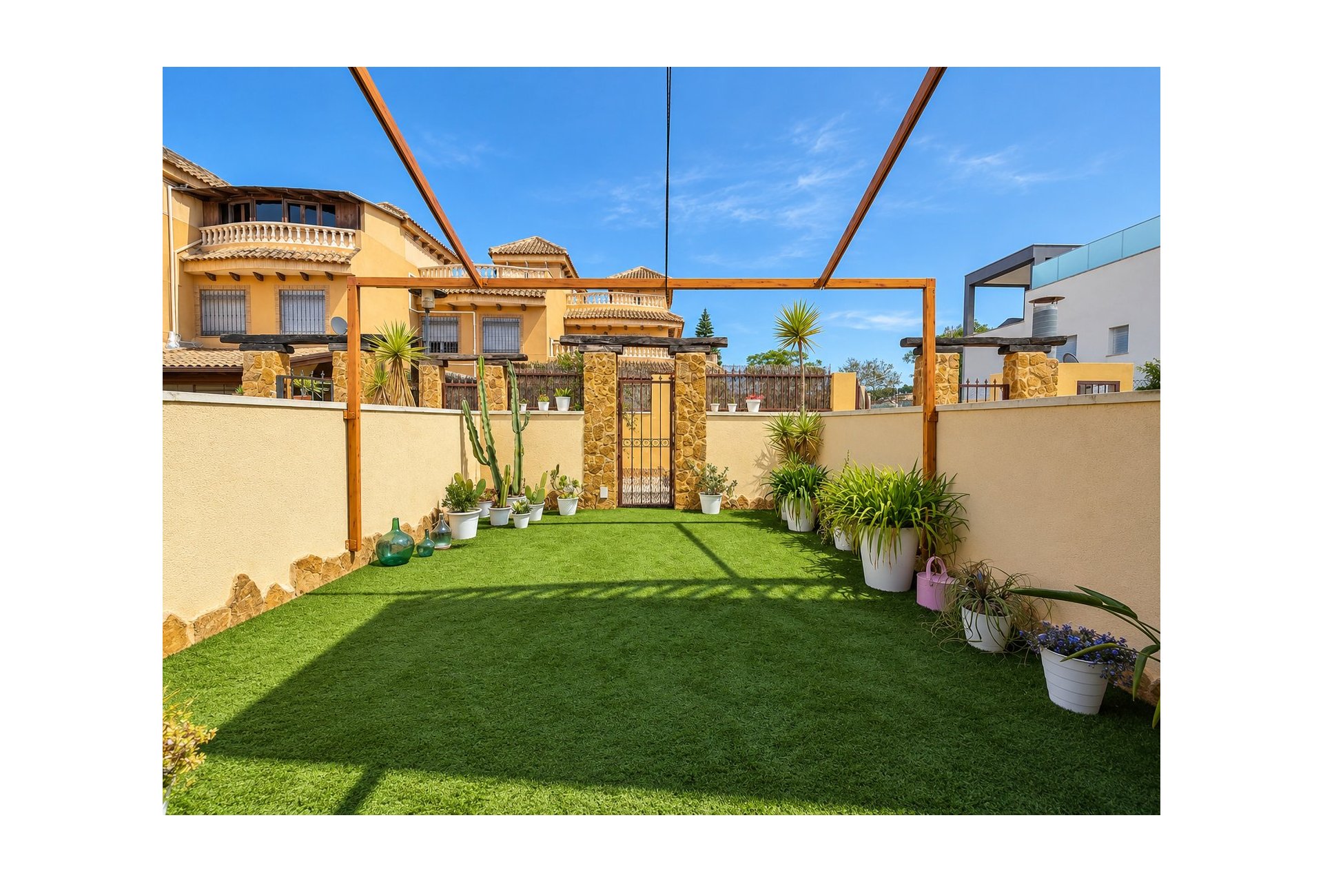 Resale - Townhouse -
Guardamar del Segura - Center - El Raso