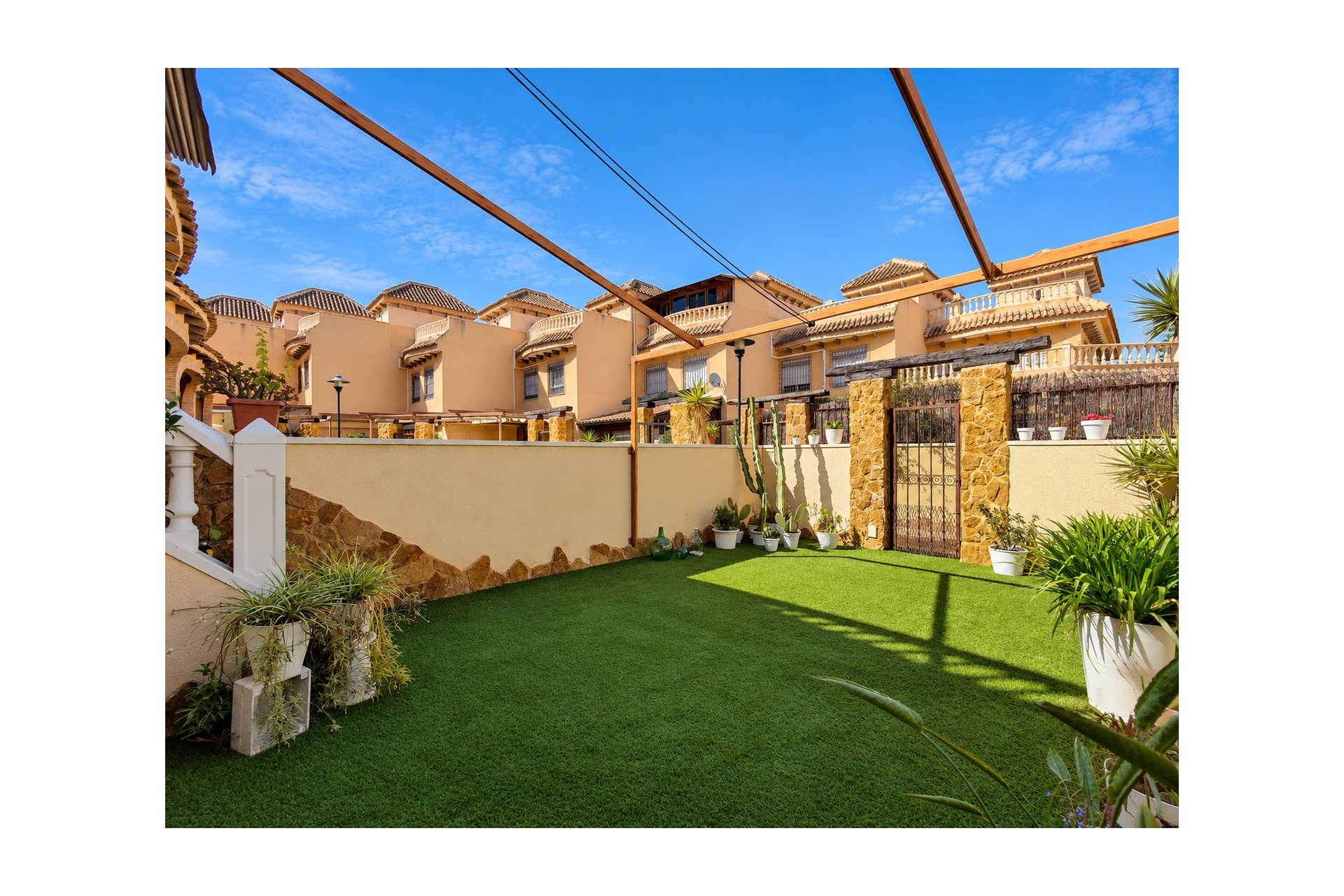 Resale - Townhouse -
Guardamar del Segura - Center - El Raso
