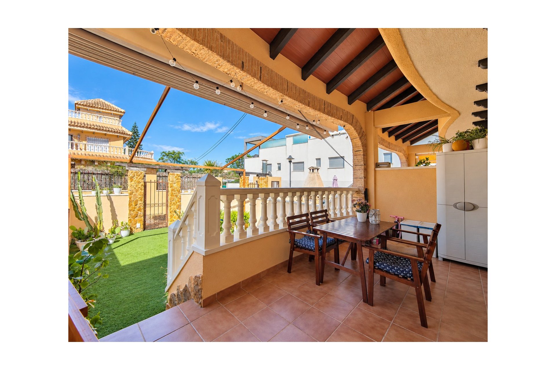 Resale - Townhouse -
Guardamar del Segura - Center - El Raso