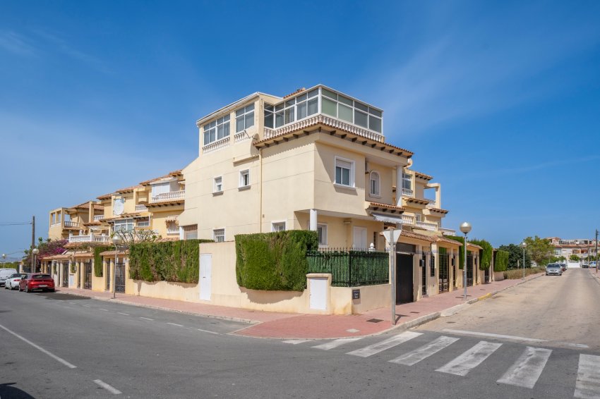 Resale - Townhouse -
Guardamar del Segura - El moncayo