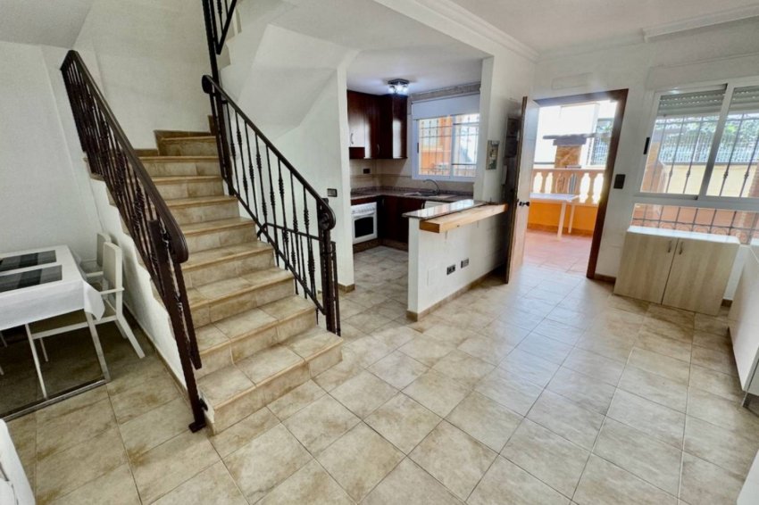 Resale - Townhouse -
Guardamar del Segura - Urbanizaciones