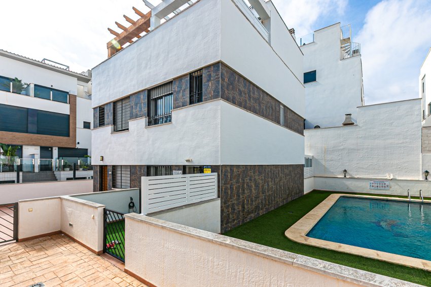 Resale - Townhouse -
Guardamar del Segura