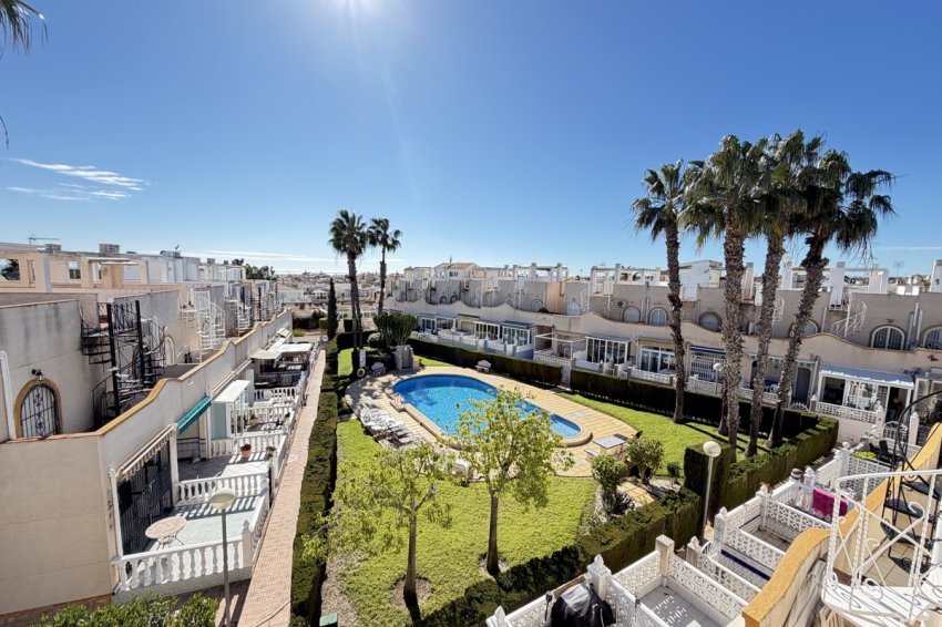 Resale - Townhouse -
La Florida