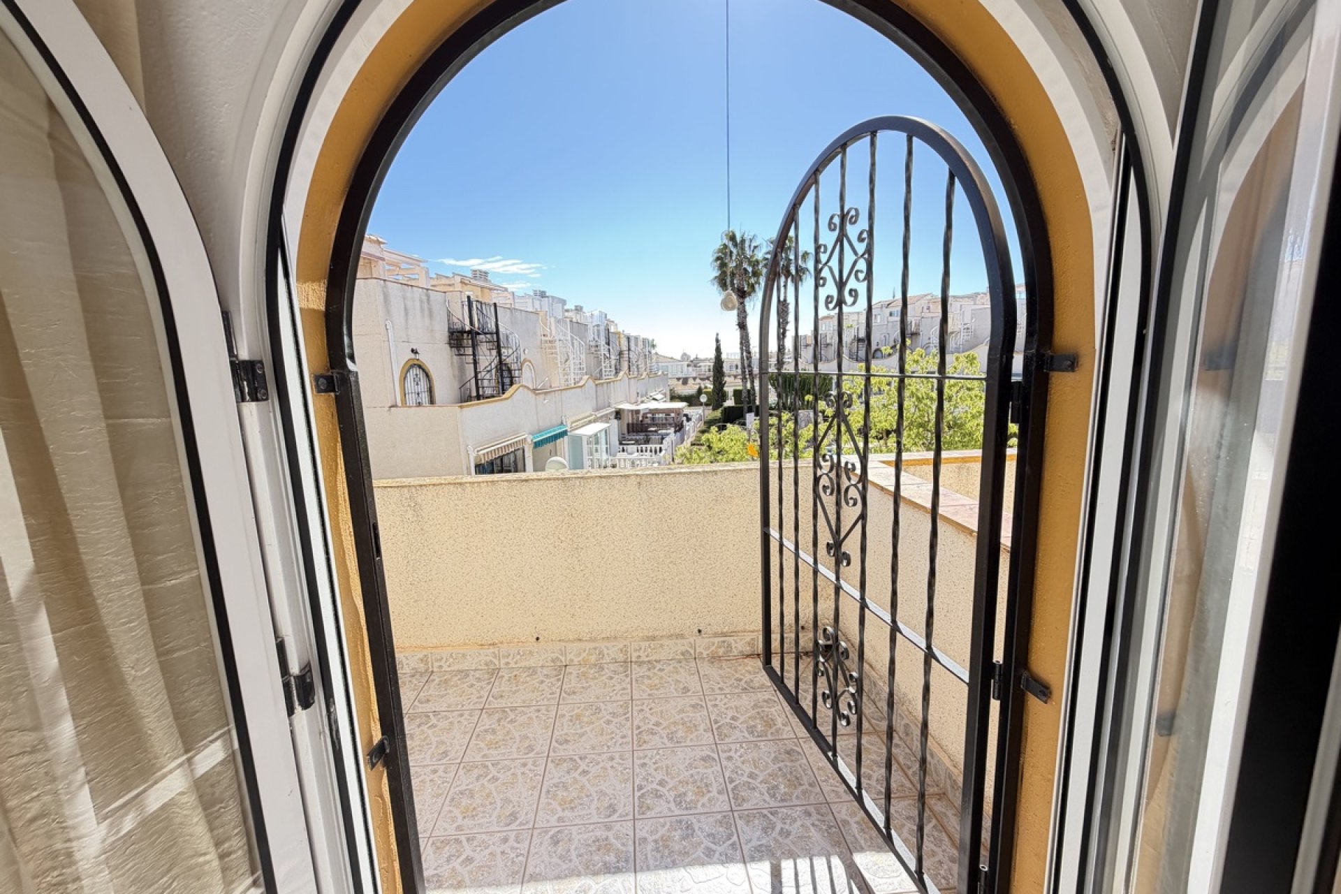 Resale - Townhouse -
La Florida