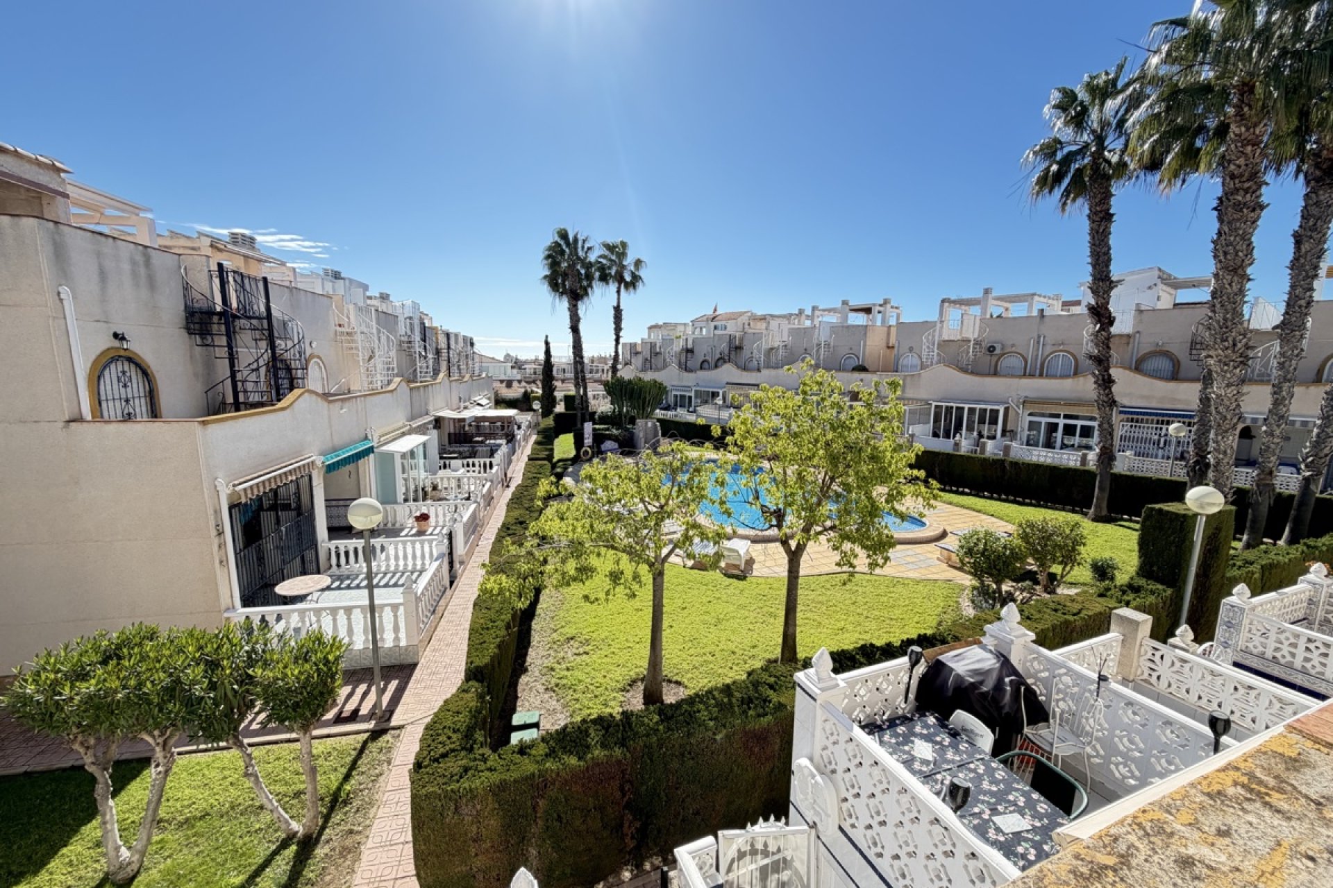 Resale - Townhouse -
La Florida