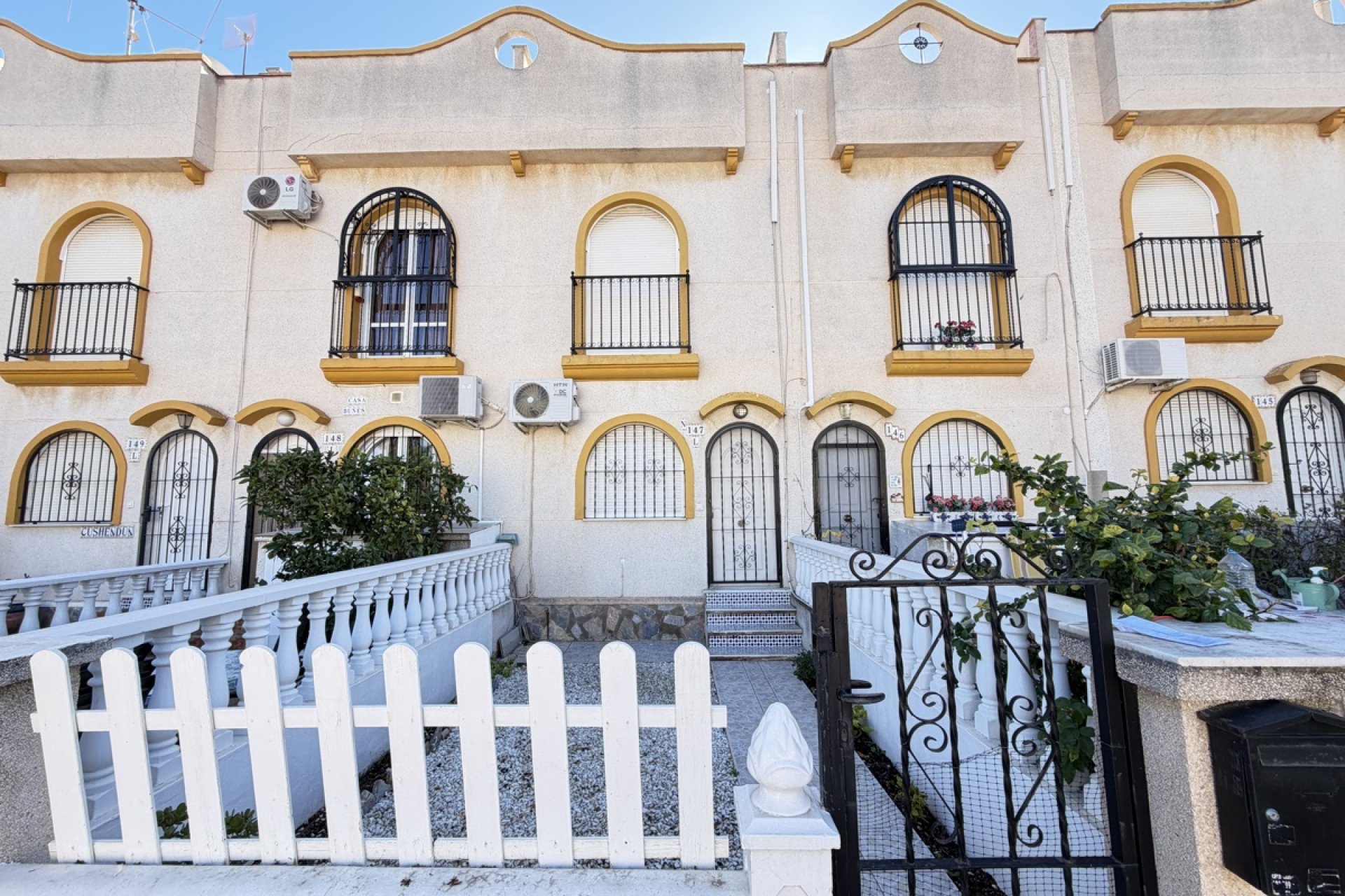 Resale - Townhouse -
La Florida