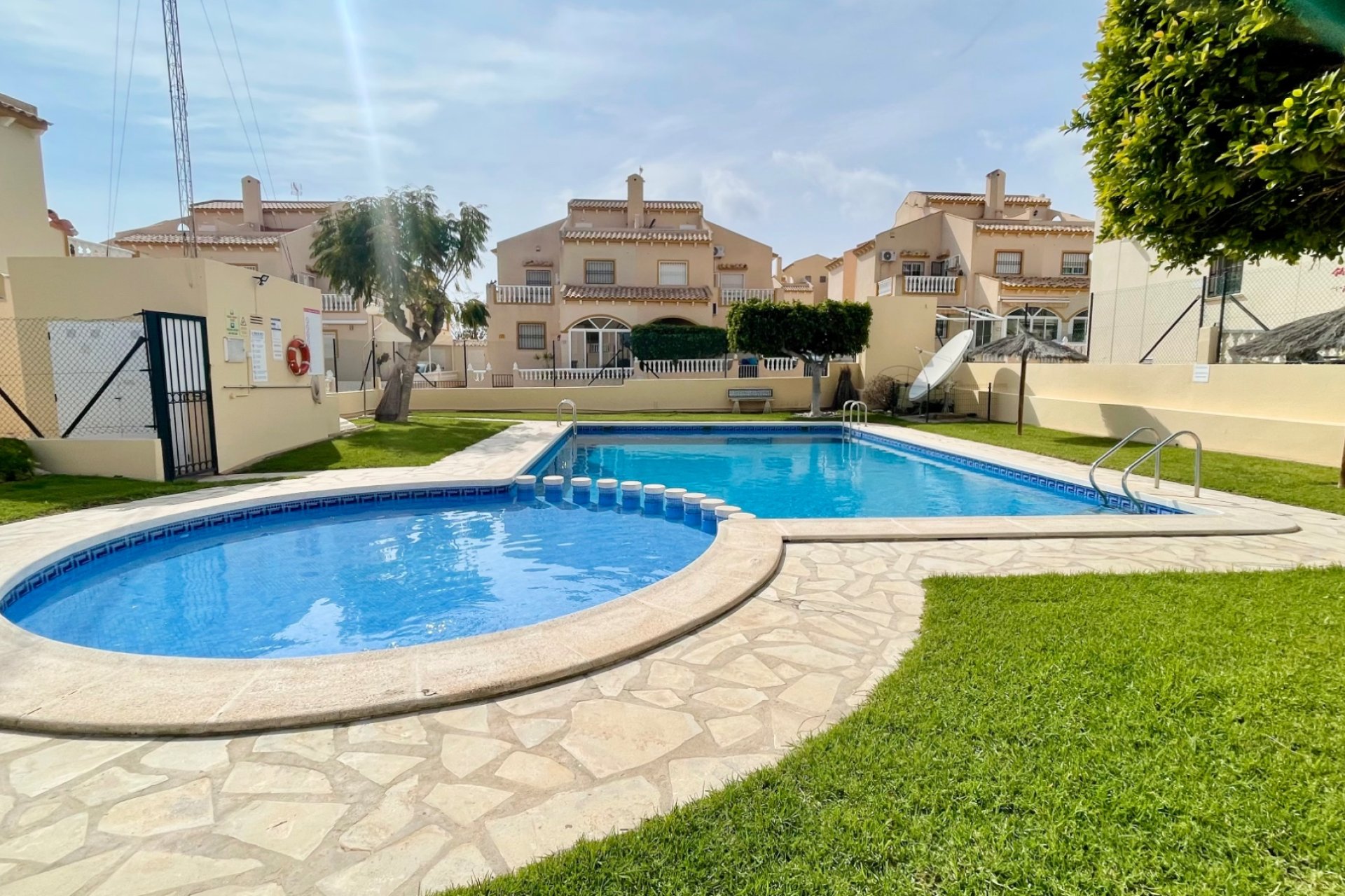 Resale - Townhouse -
Los Altos