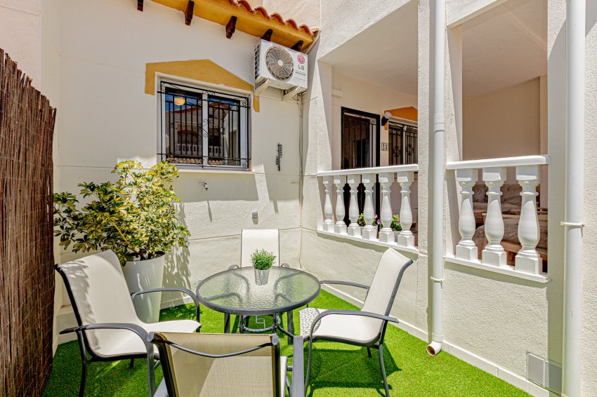 Resale - Townhouse -
Los Altos