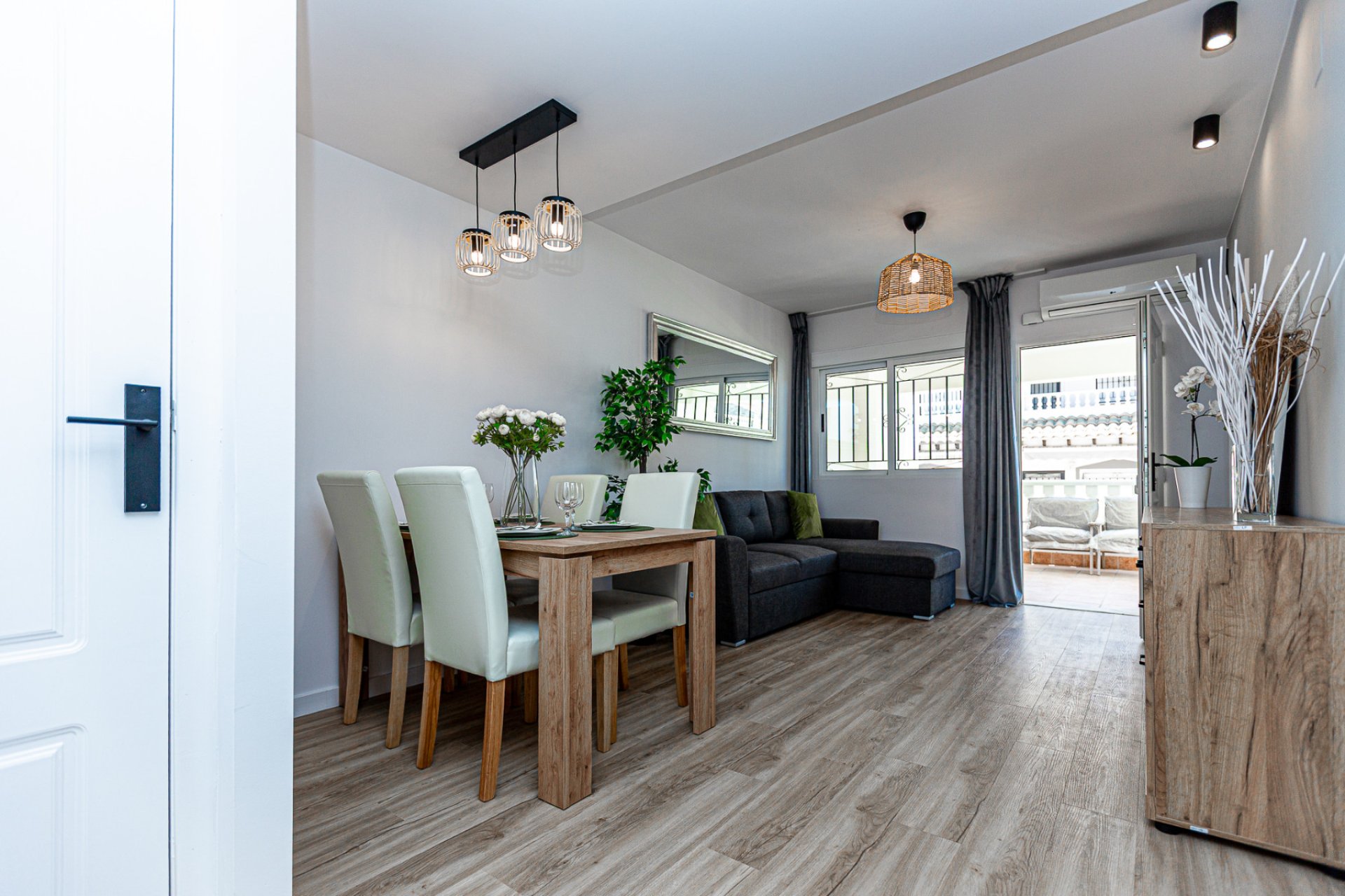 Resale - Townhouse -
Los Altos