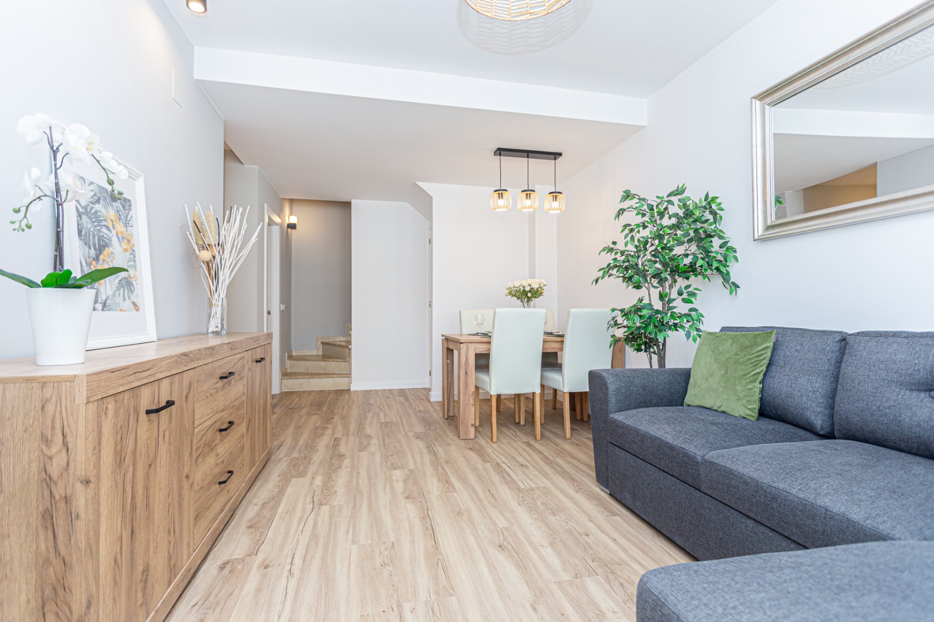 Resale - Townhouse -
Los Altos