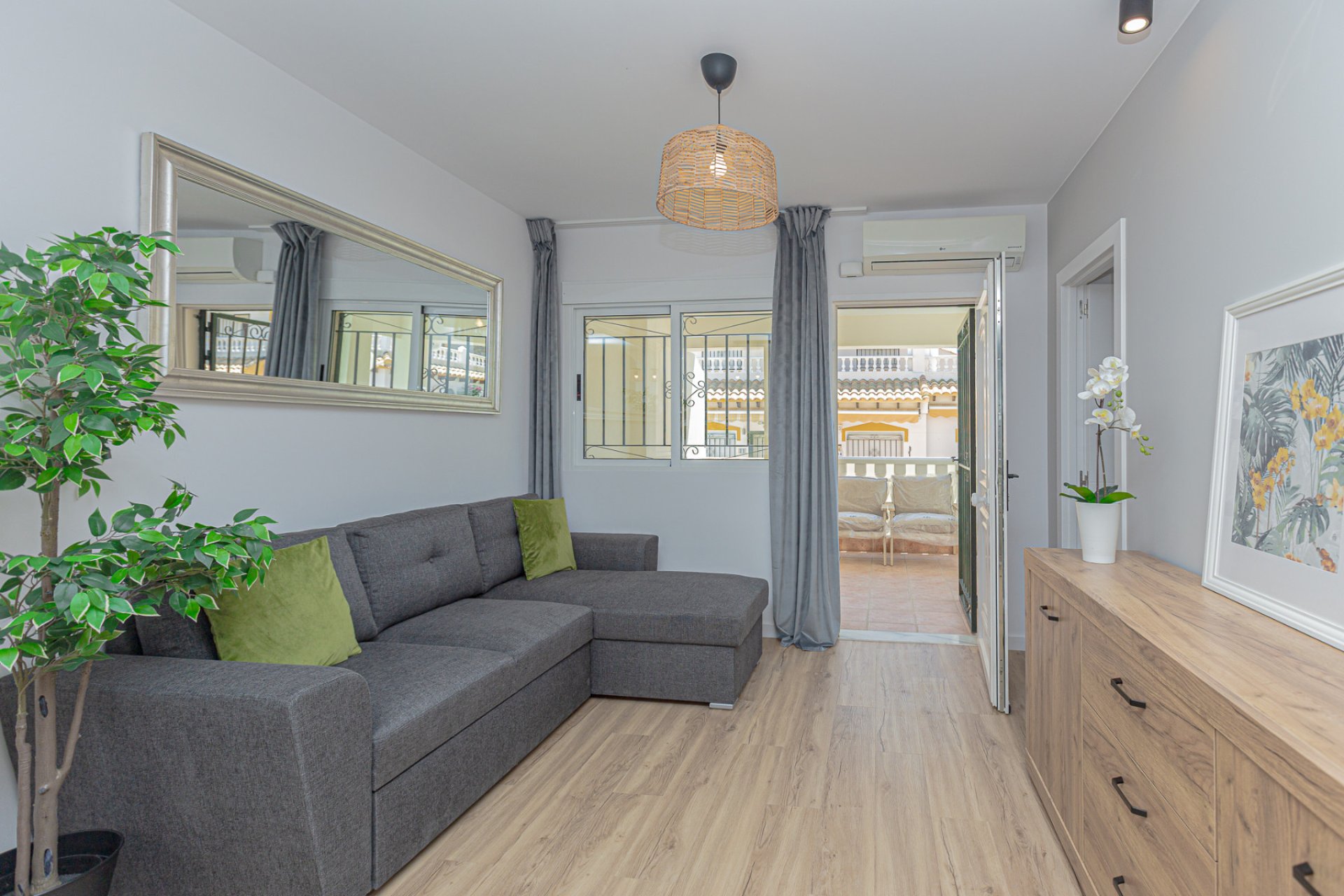 Resale - Townhouse -
Los Altos