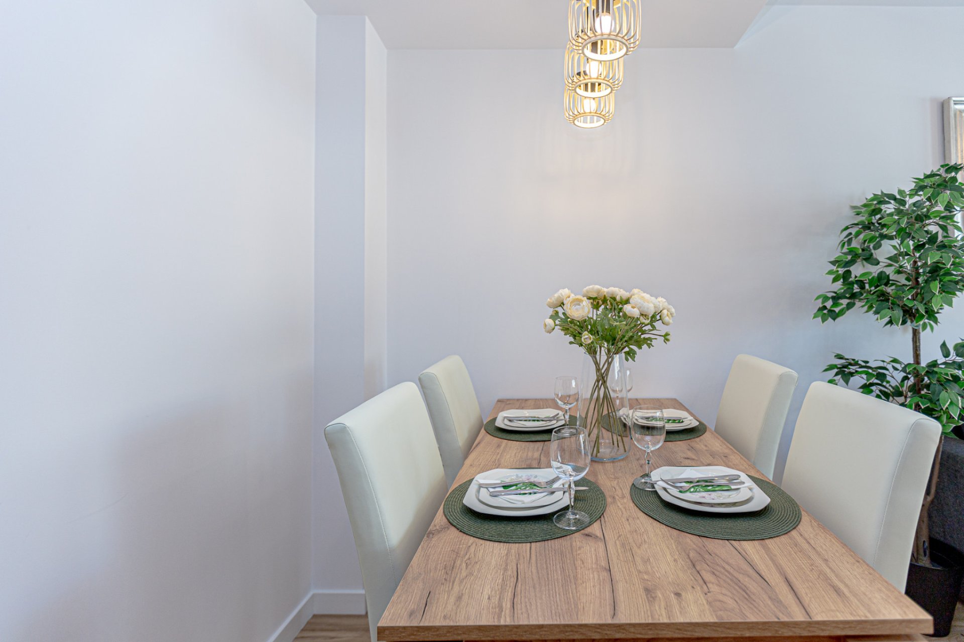 Resale - Townhouse -
Los Altos