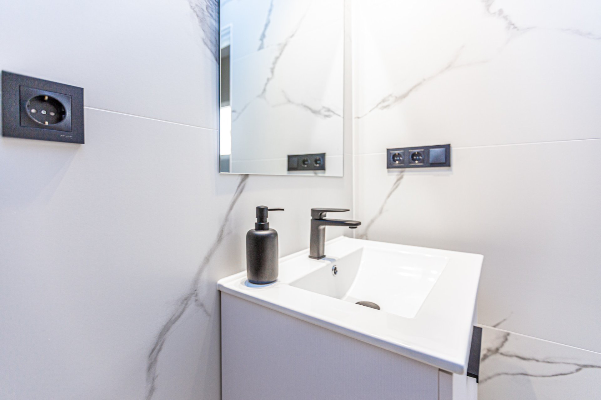 Resale - Townhouse -
Los Altos