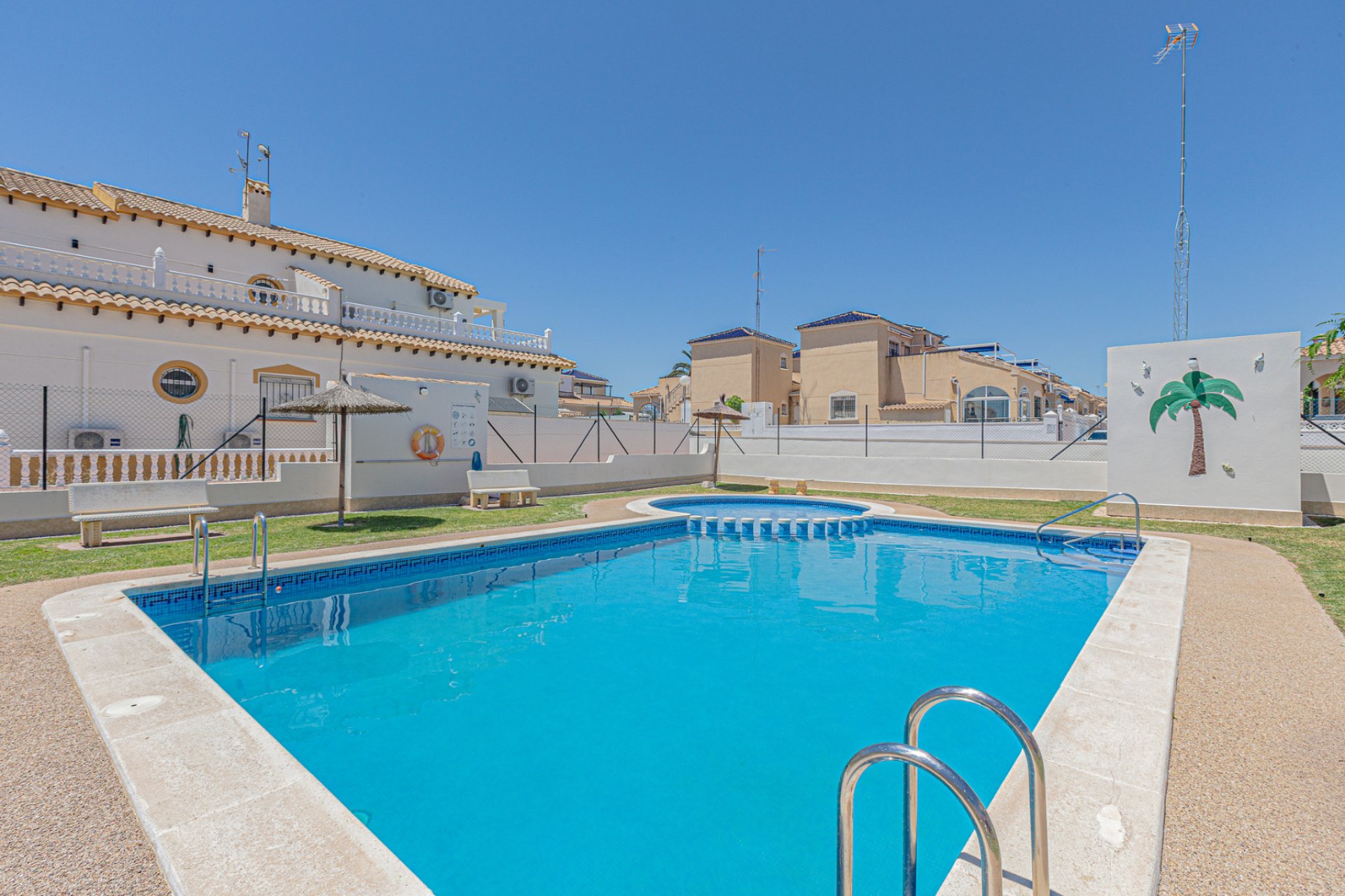 Resale - Townhouse -
Los Altos