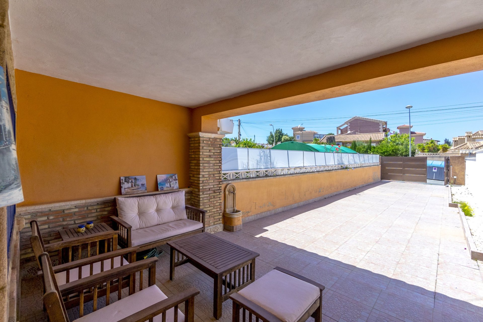 Resale - Townhouse -
Los Balcones - Los Altos del Edén - Los Balcones