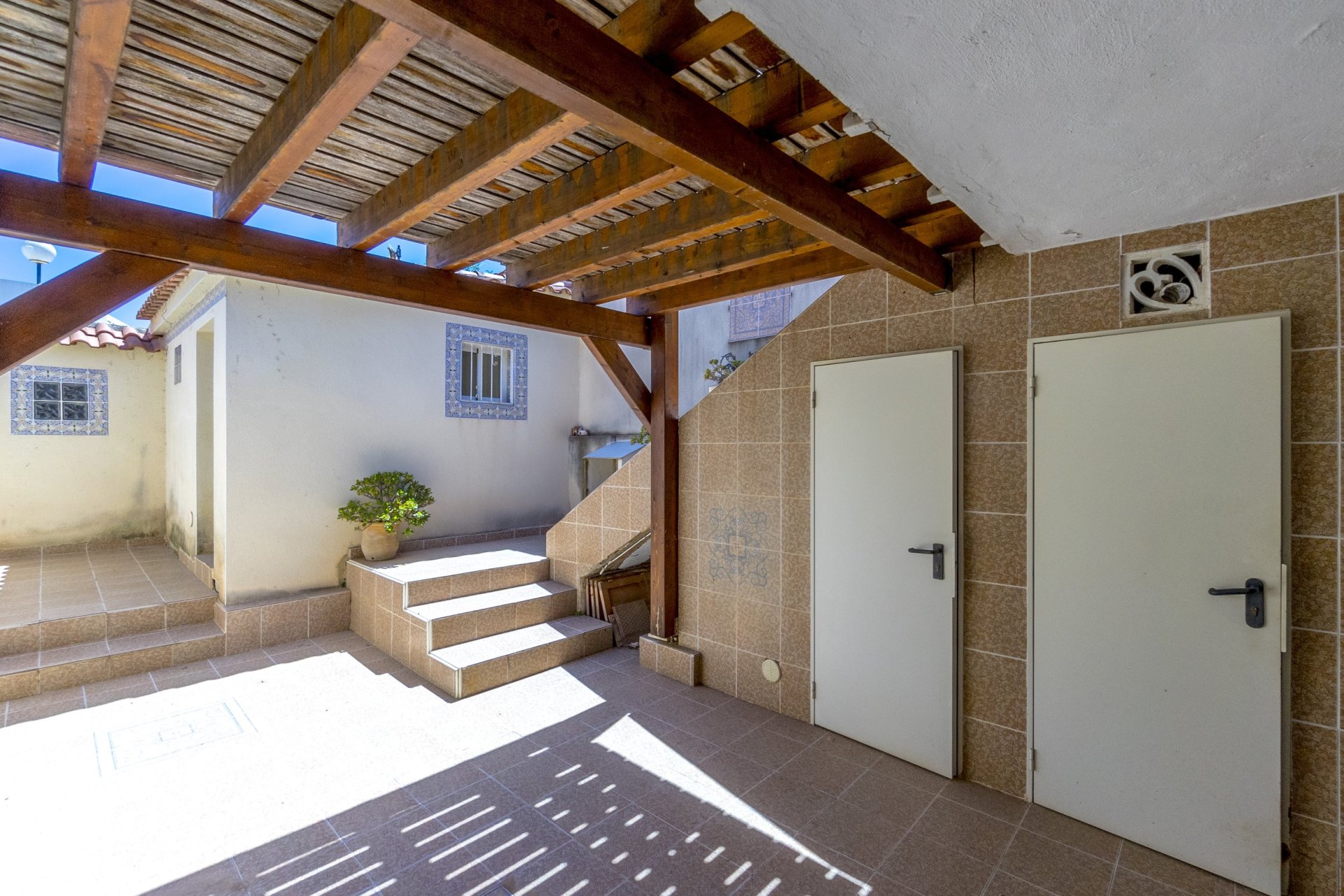 Resale - Townhouse -
Los Balcones - Los Altos del Edén - Los Balcones