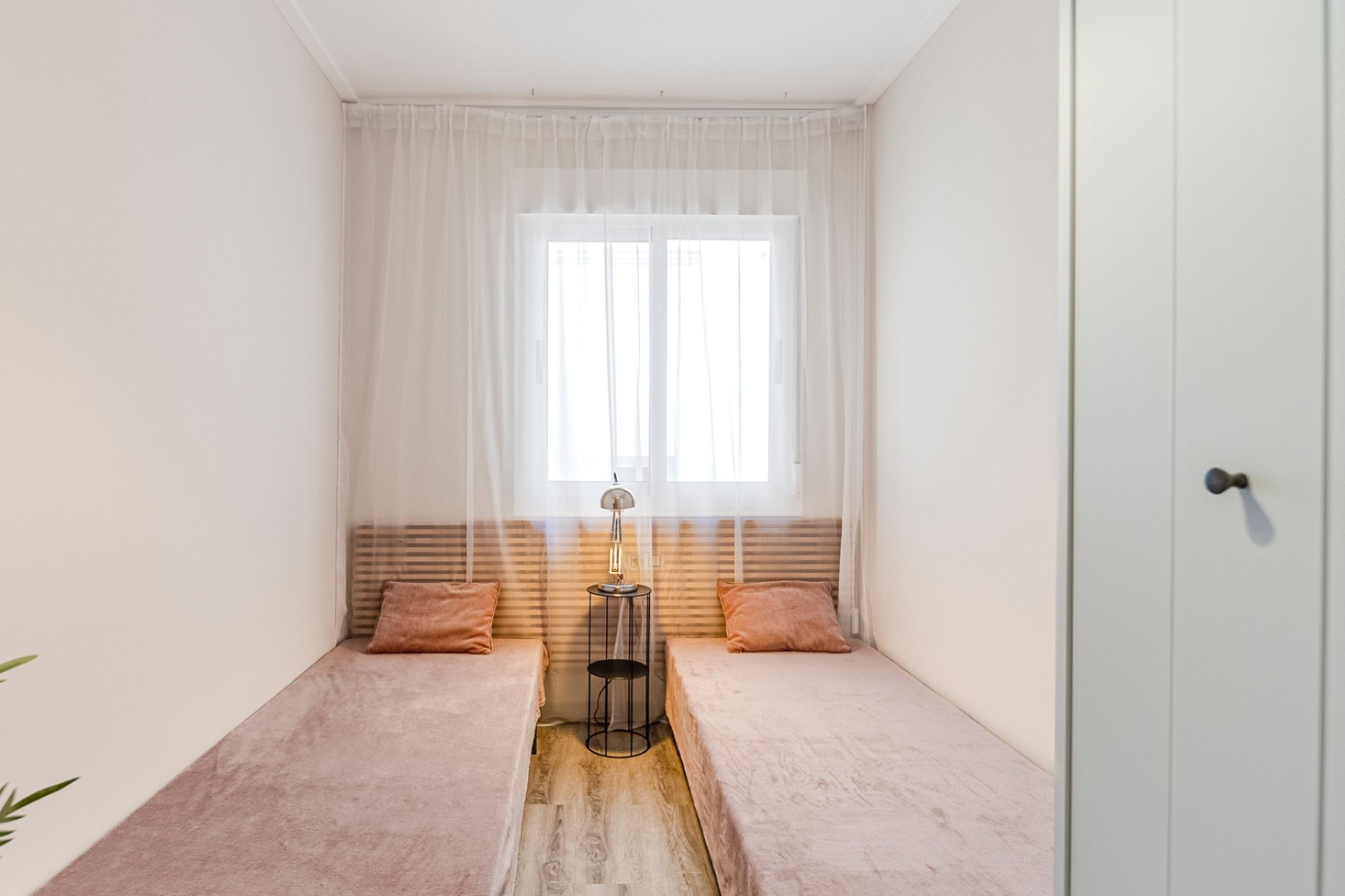 Resale - Townhouse -
Los Balcones