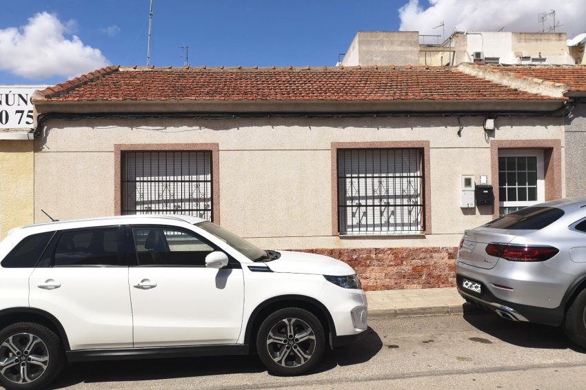 Resale - Townhouse -
Los Montesinos - Montesinos