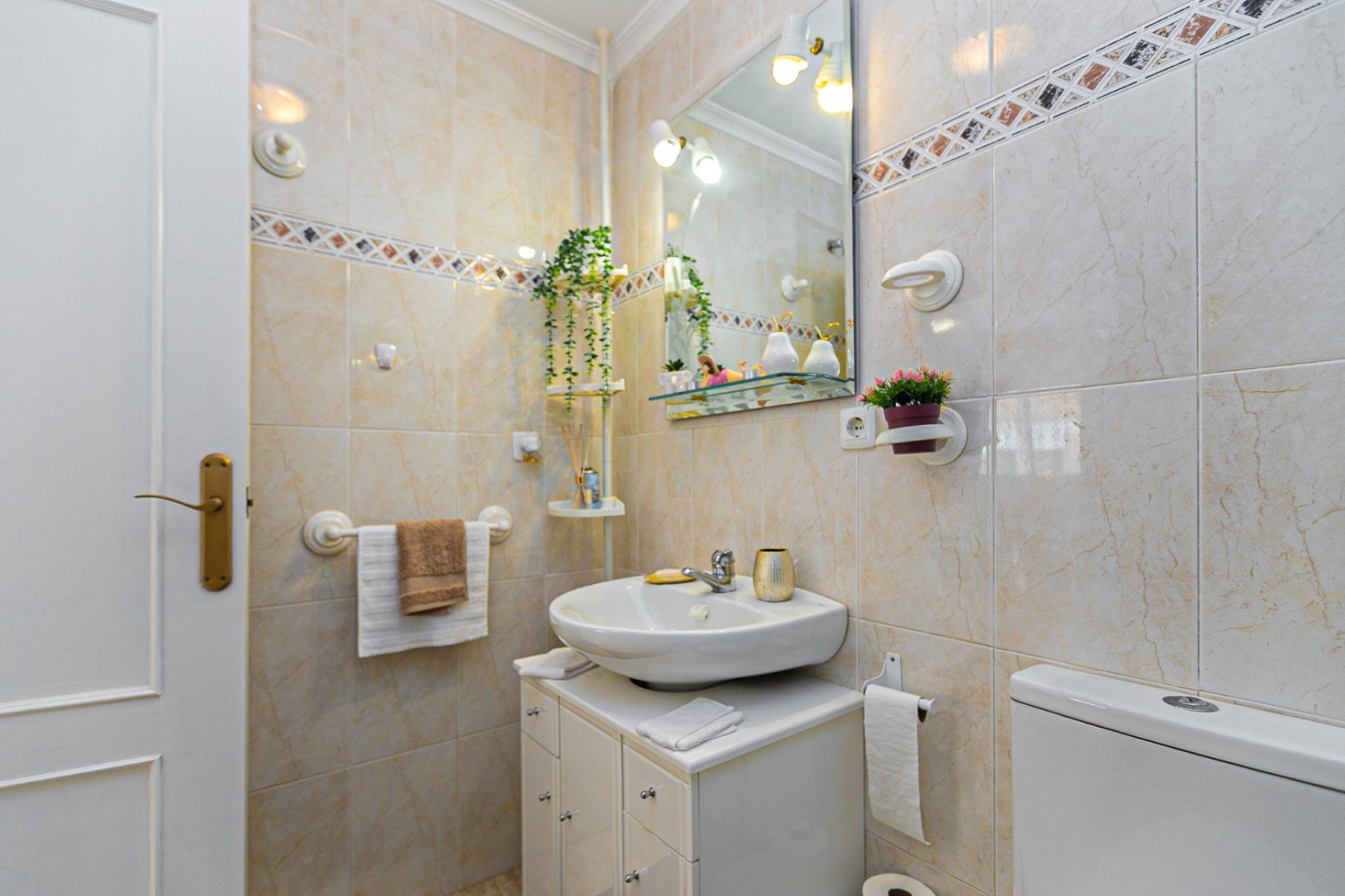 Resale - Townhouse -
Mil Palmeras - Riomar