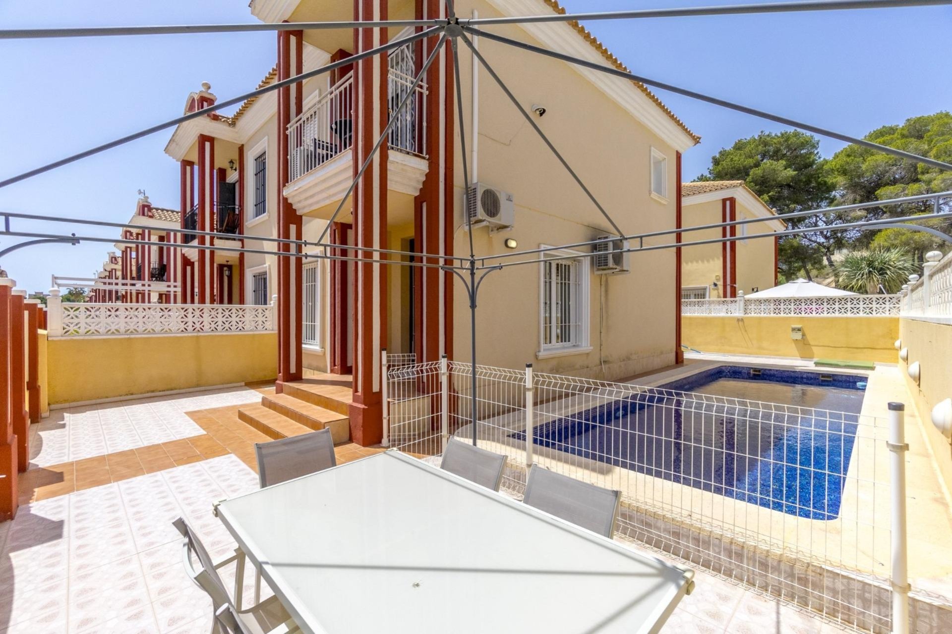 Resale - Townhouse -
Orihuela Costa - Campoamor