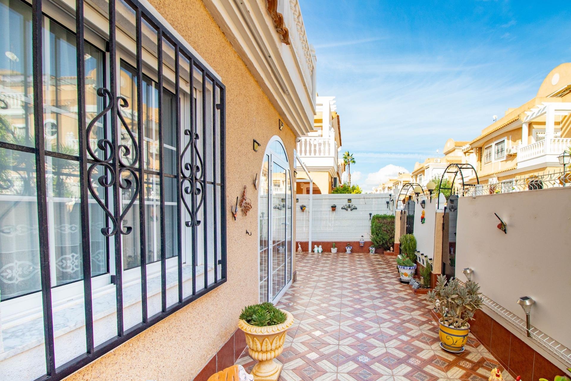 Resale - Townhouse -
Orihuela Costa - La Regia