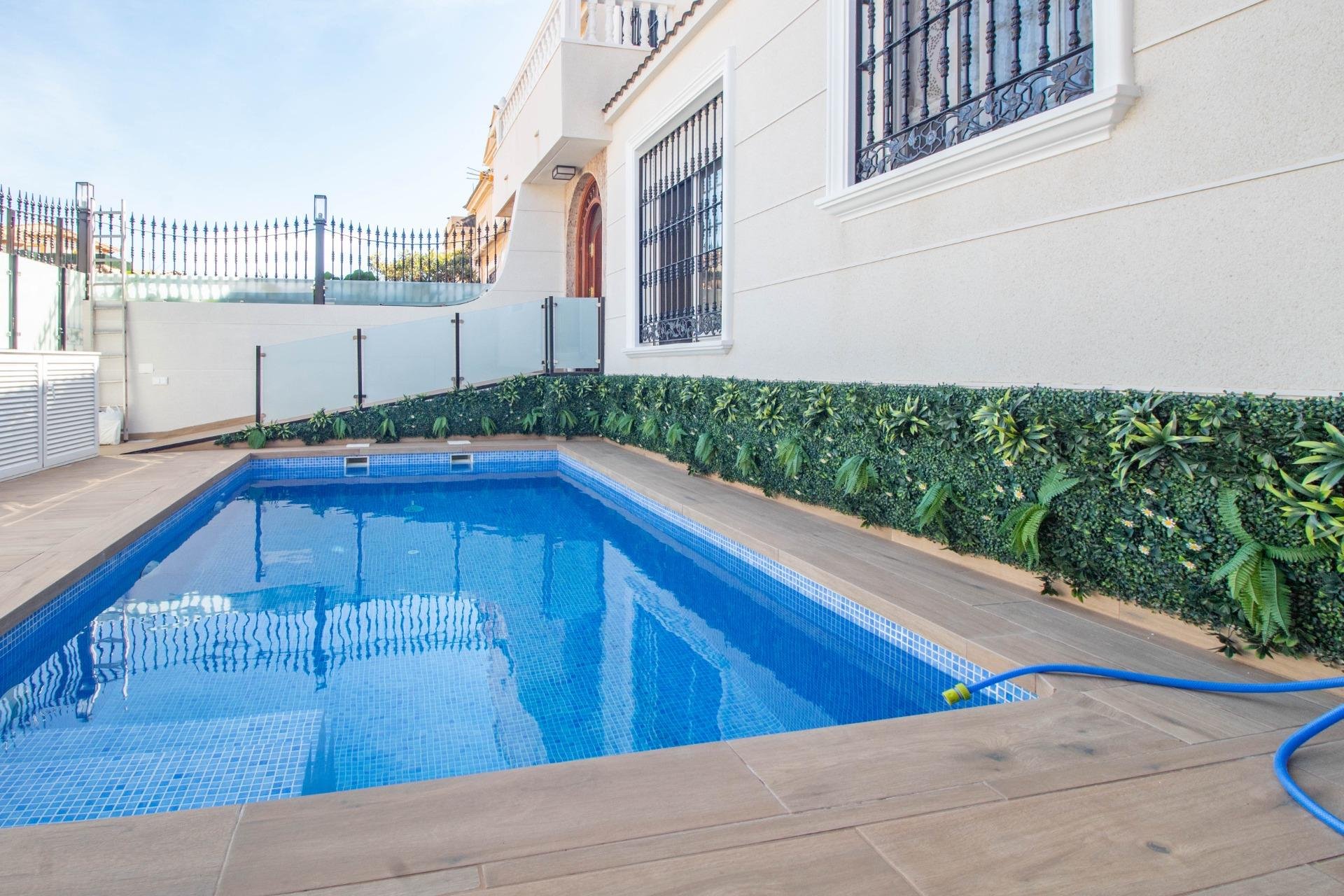 Resale - Townhouse -
Orihuela Costa - La Zenia