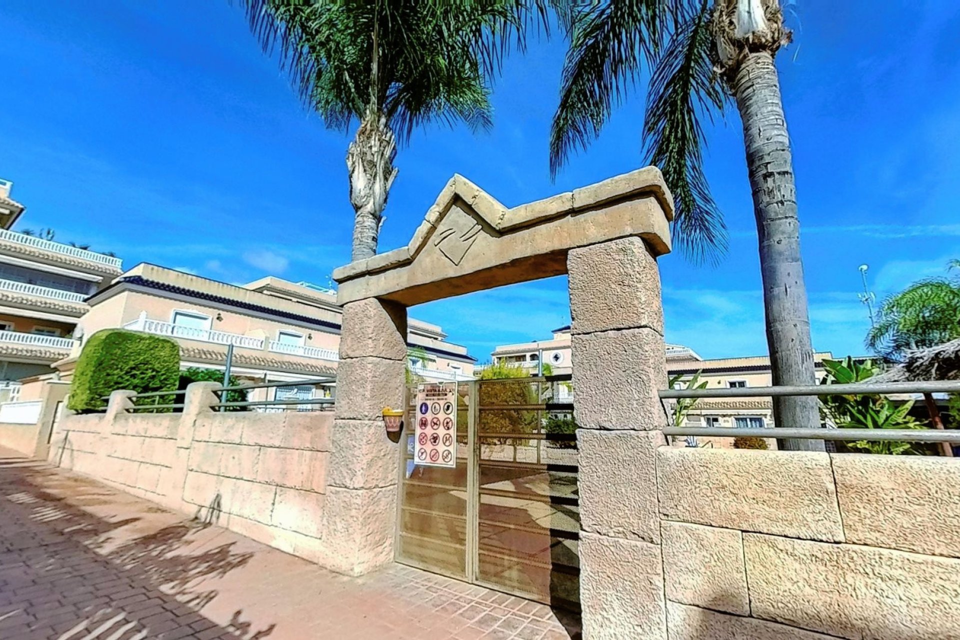 Resale - Townhouse -
Orihuela Costa - Los Dolses