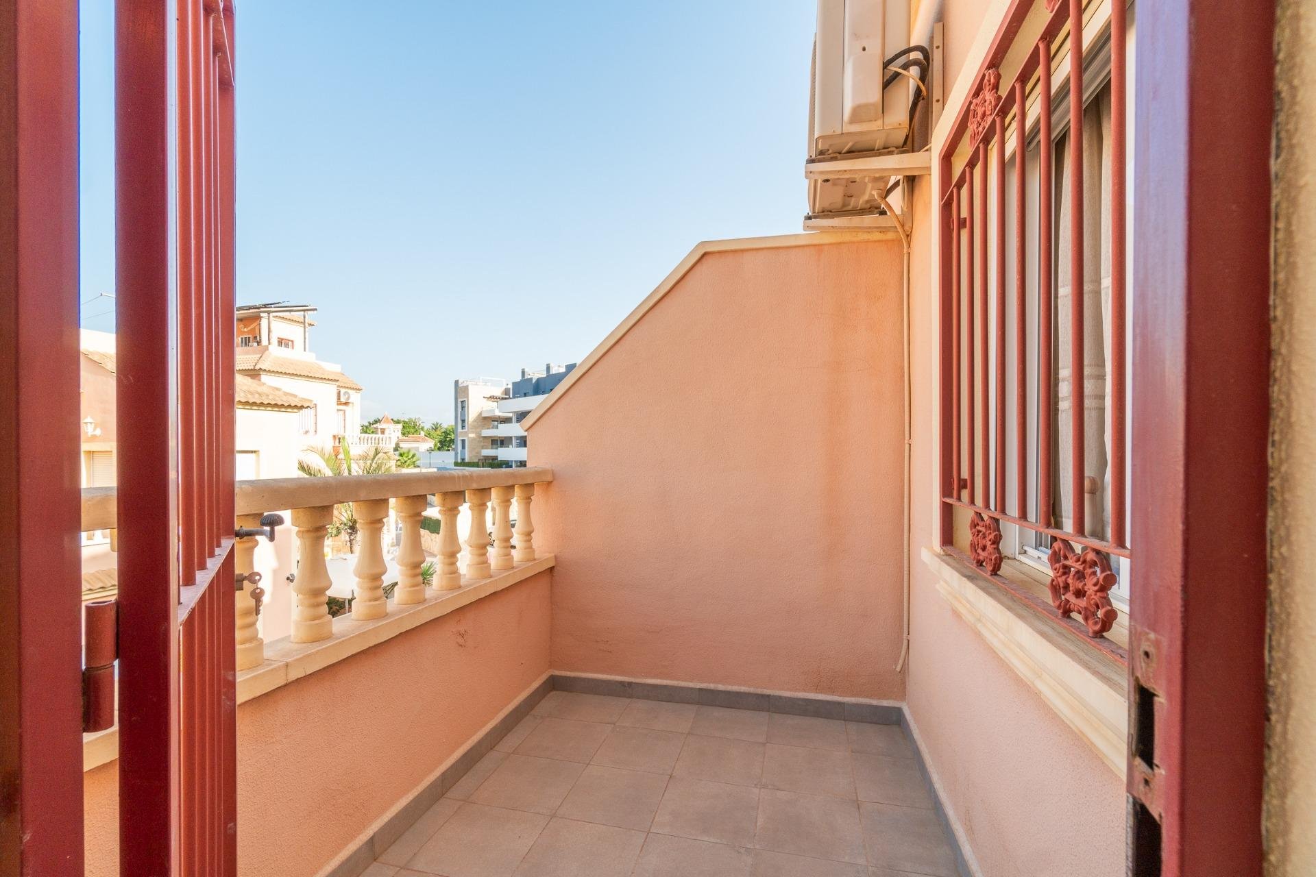 Resale - Townhouse -
Orihuela Costa - Playa Flamenca