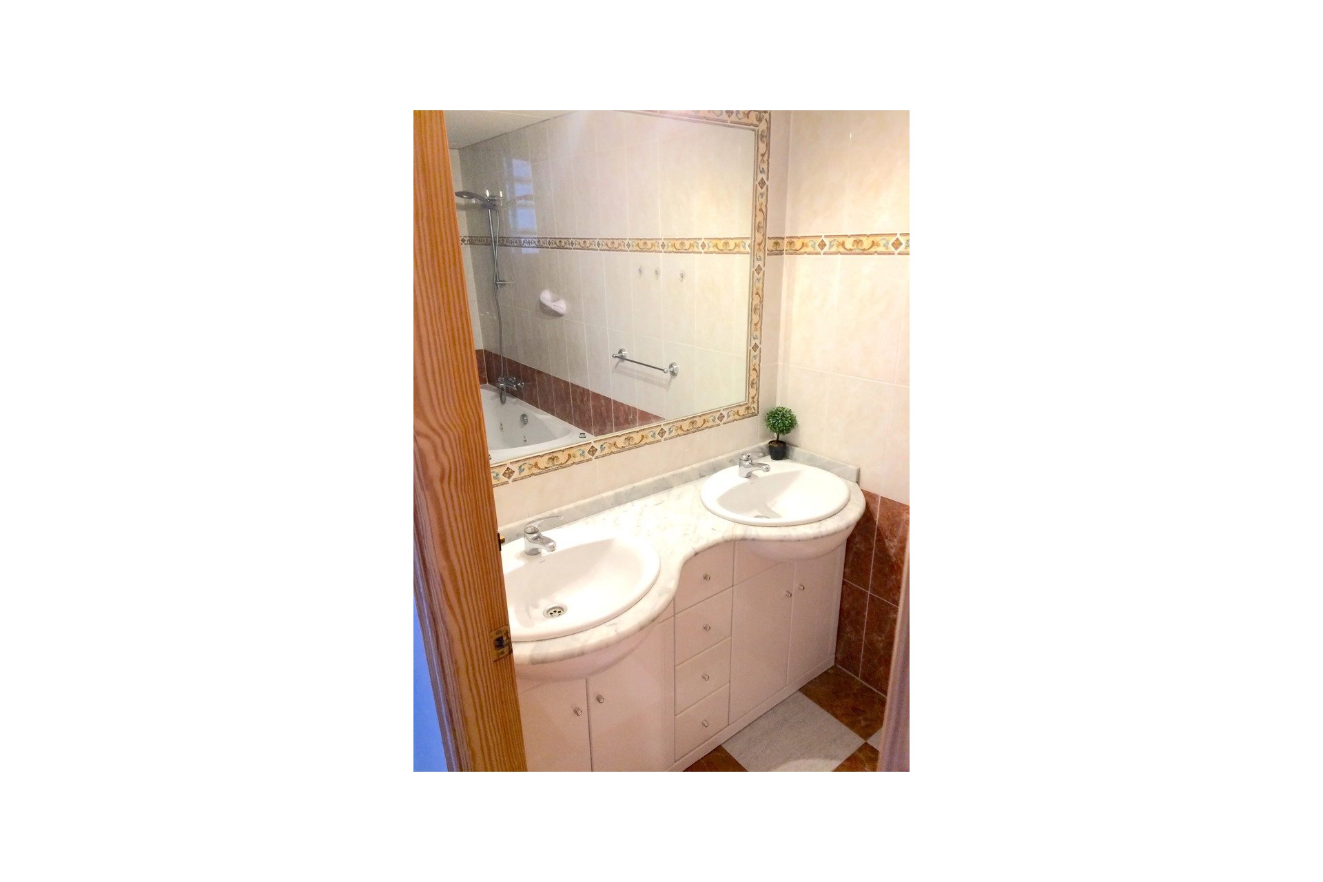 Resale - Townhouse -
Playa Flamenca