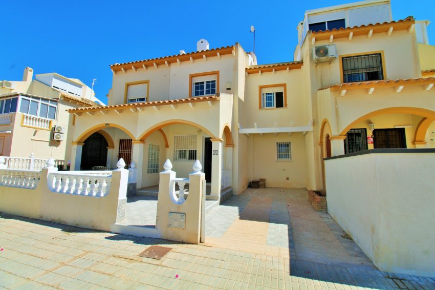 Resale - Townhouse -
Playa Flamenca