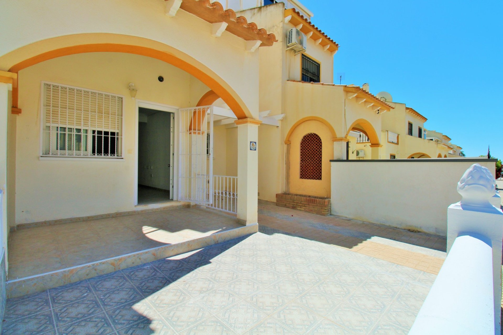 Resale - Townhouse -
Playa Flamenca