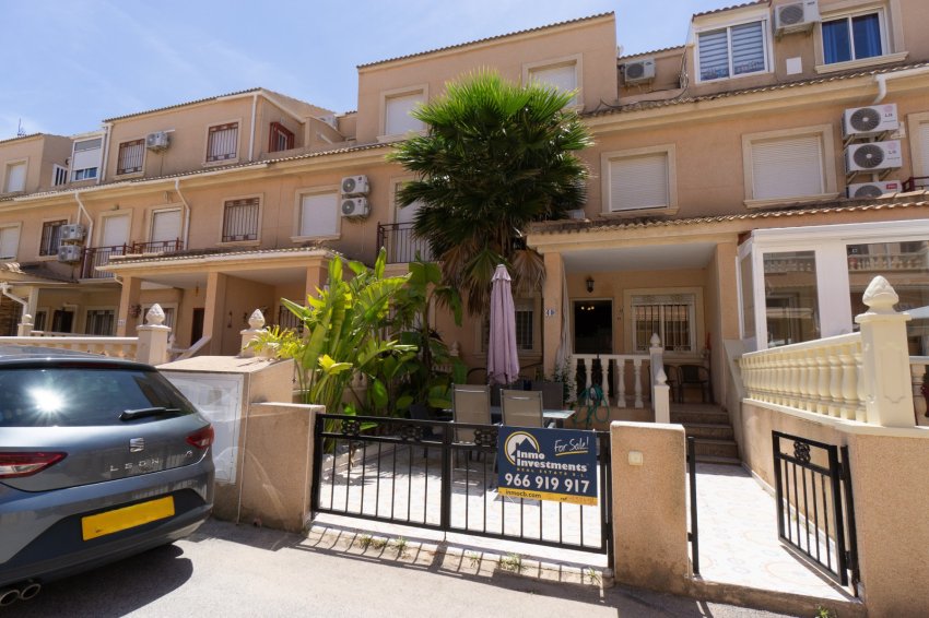 Resale - Townhouse -
Playa Flamenca