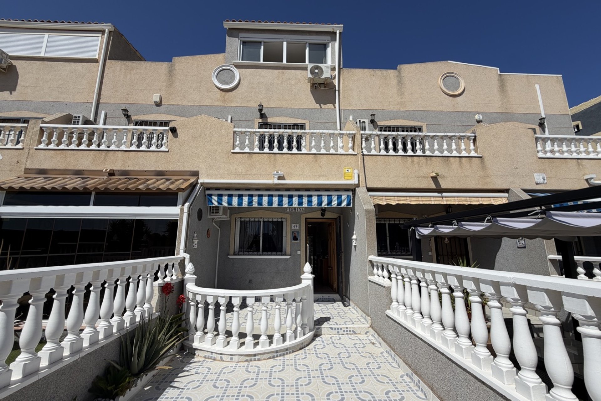 Resale - Townhouse -
Playa Flamenca
