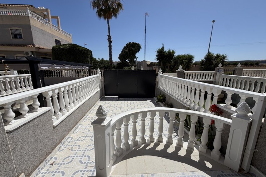 Resale - Townhouse -
Playa Flamenca