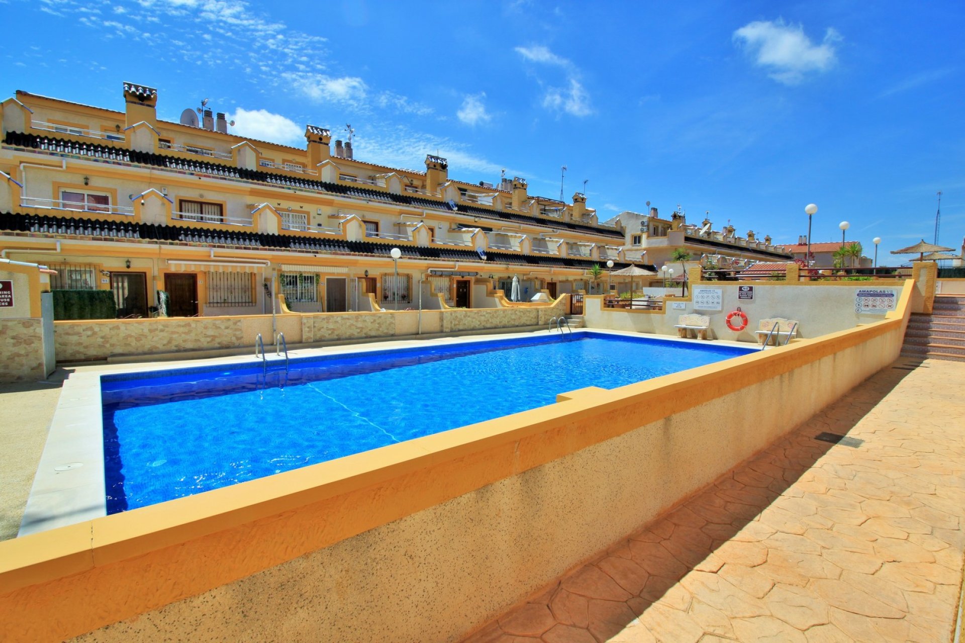 Resale - Townhouse -
Playa Flamenca