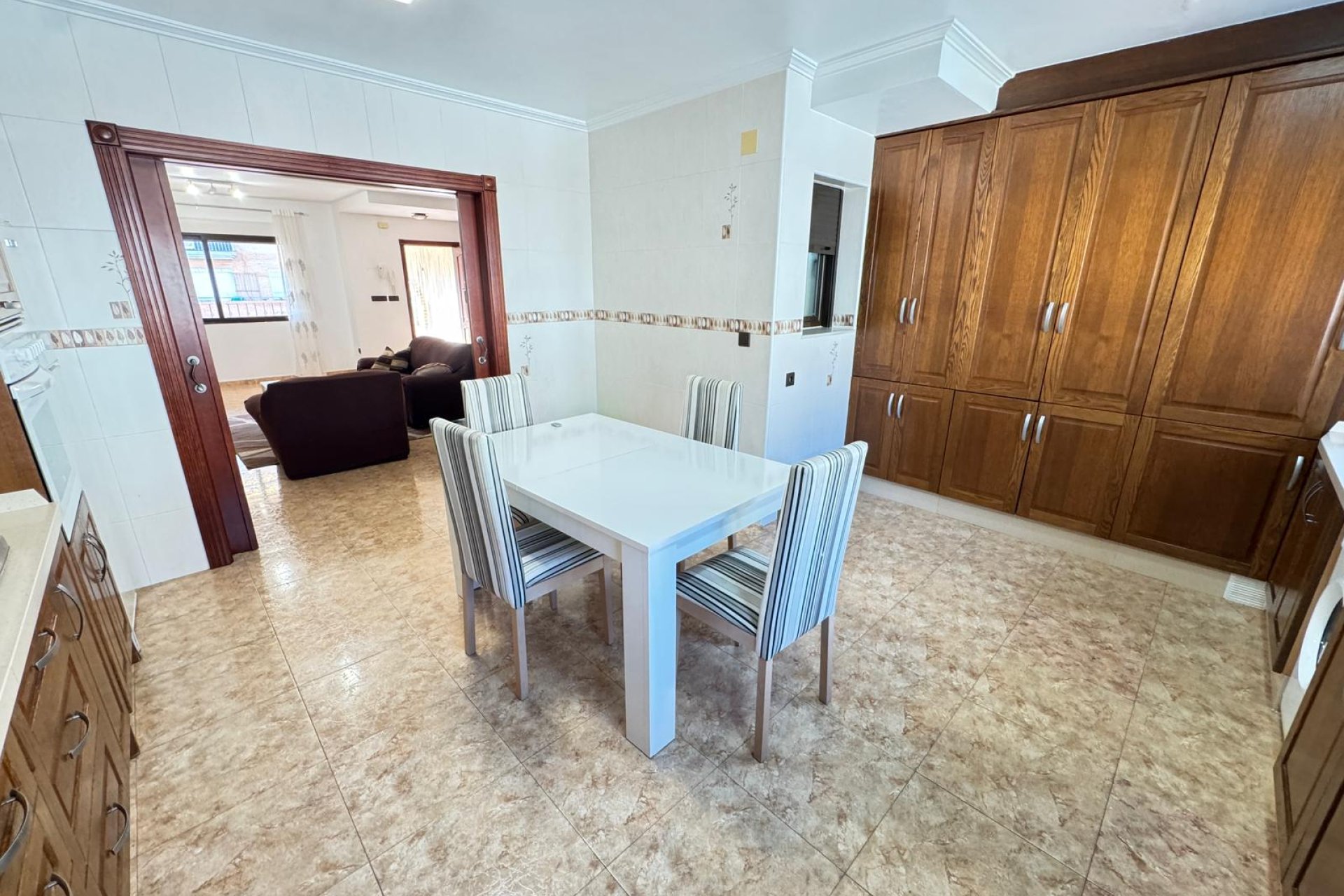 Resale - Townhouse -
San Miguel - San Miguel de Salinas