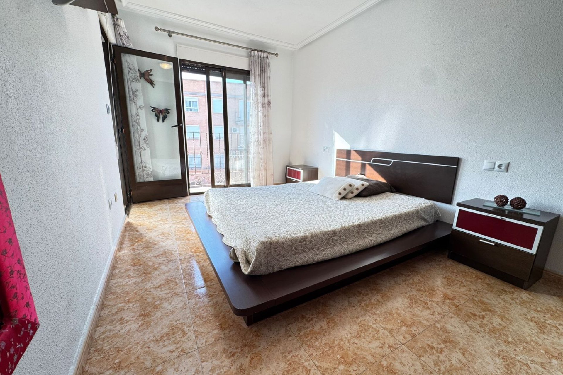 Resale - Townhouse -
San Miguel - San Miguel de Salinas