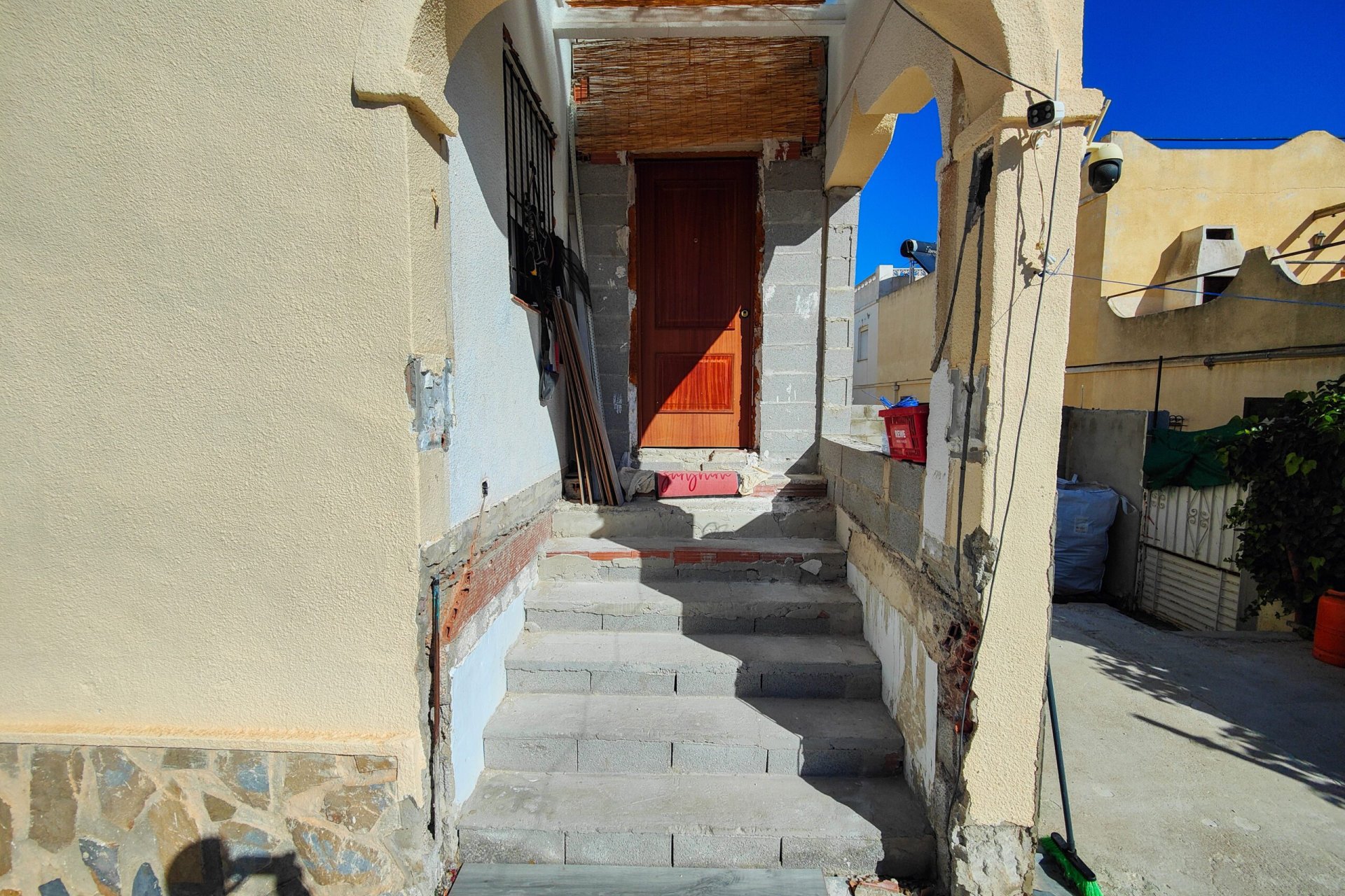 Resale - Townhouse -
San Miguel - San Miguel de Salinas