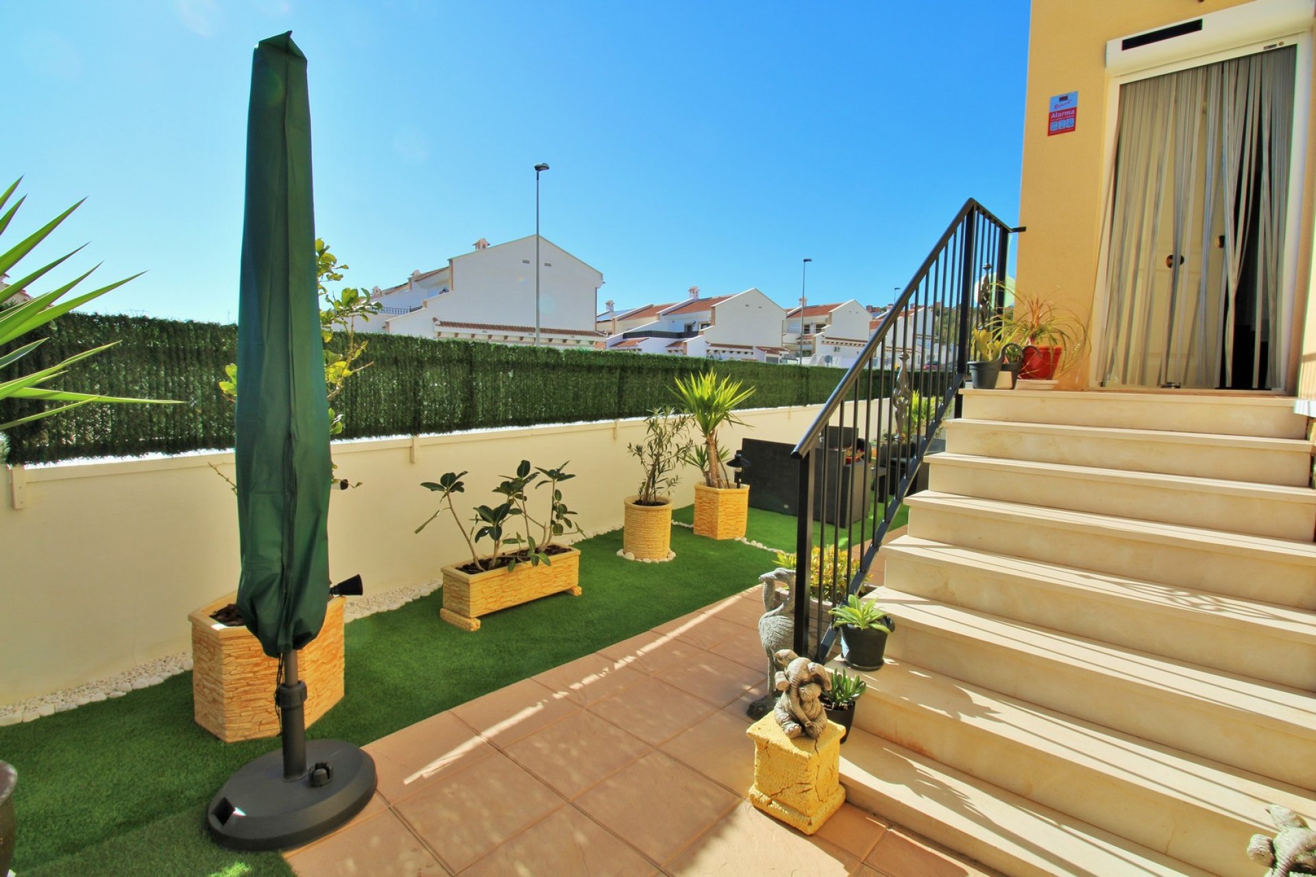 Resale - Townhouse -
San Miguel - San Miguel de Salinas