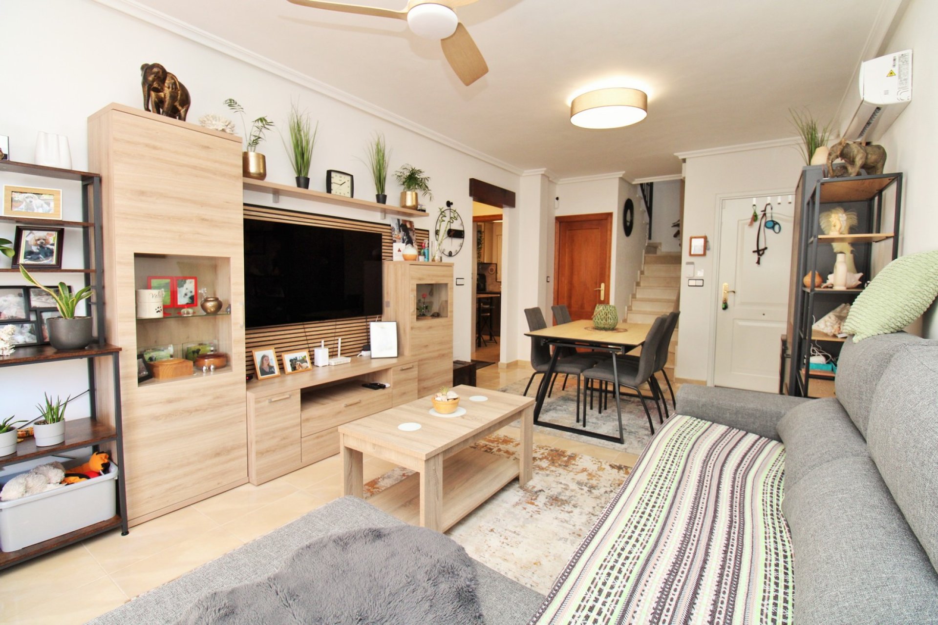 Resale - Townhouse -
San Miguel - San Miguel de Salinas