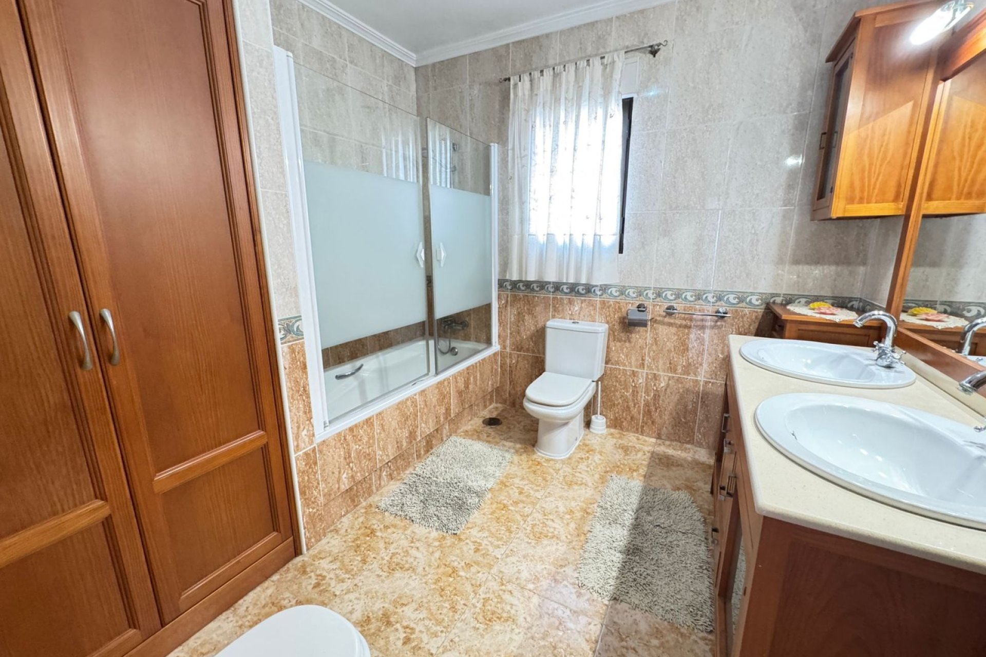 Resale - Townhouse -
San Miguel - San Miguel de Salinas