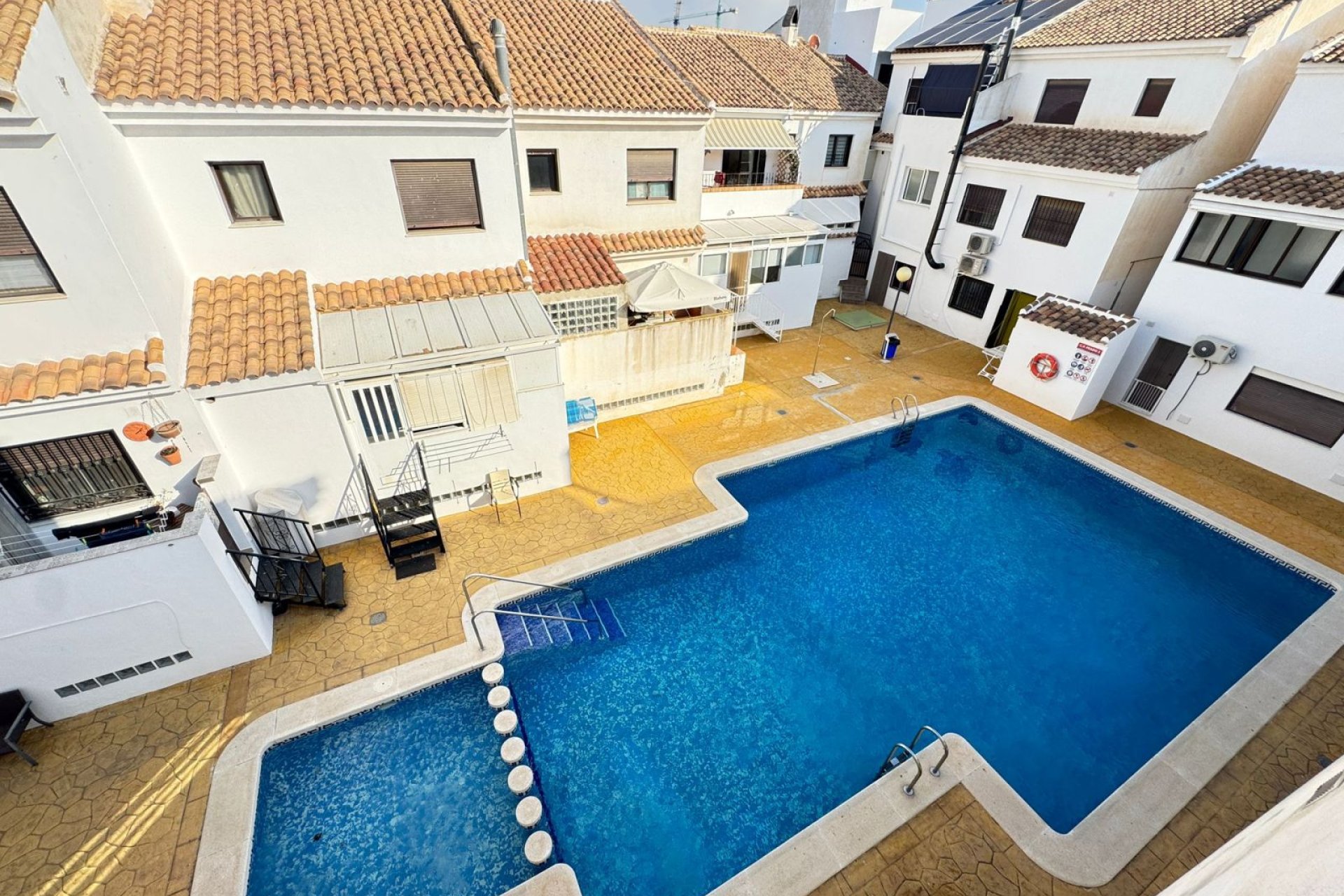 Resale - Townhouse -
San Miguel - San Miguel de Salinas